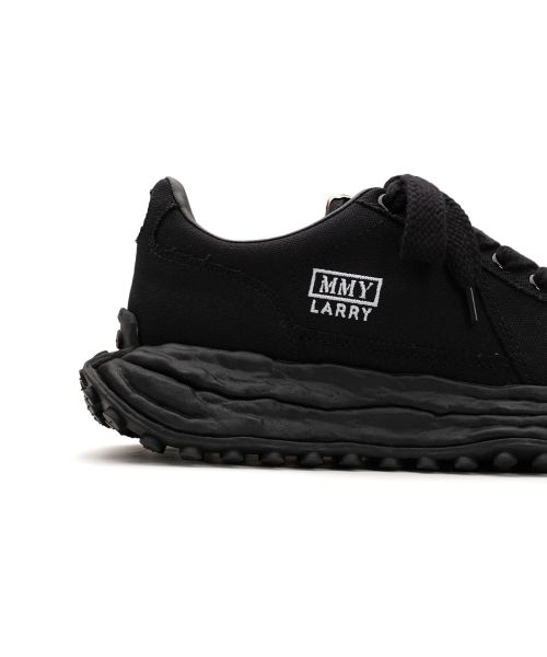"LARRY" OG Sole Canvas Low-top Sneaker