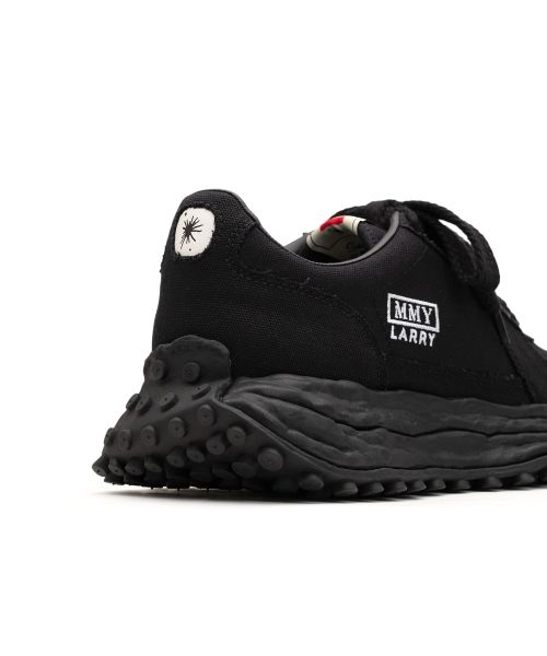 "LARRY" OG Sole Canvas Low-top Sneaker