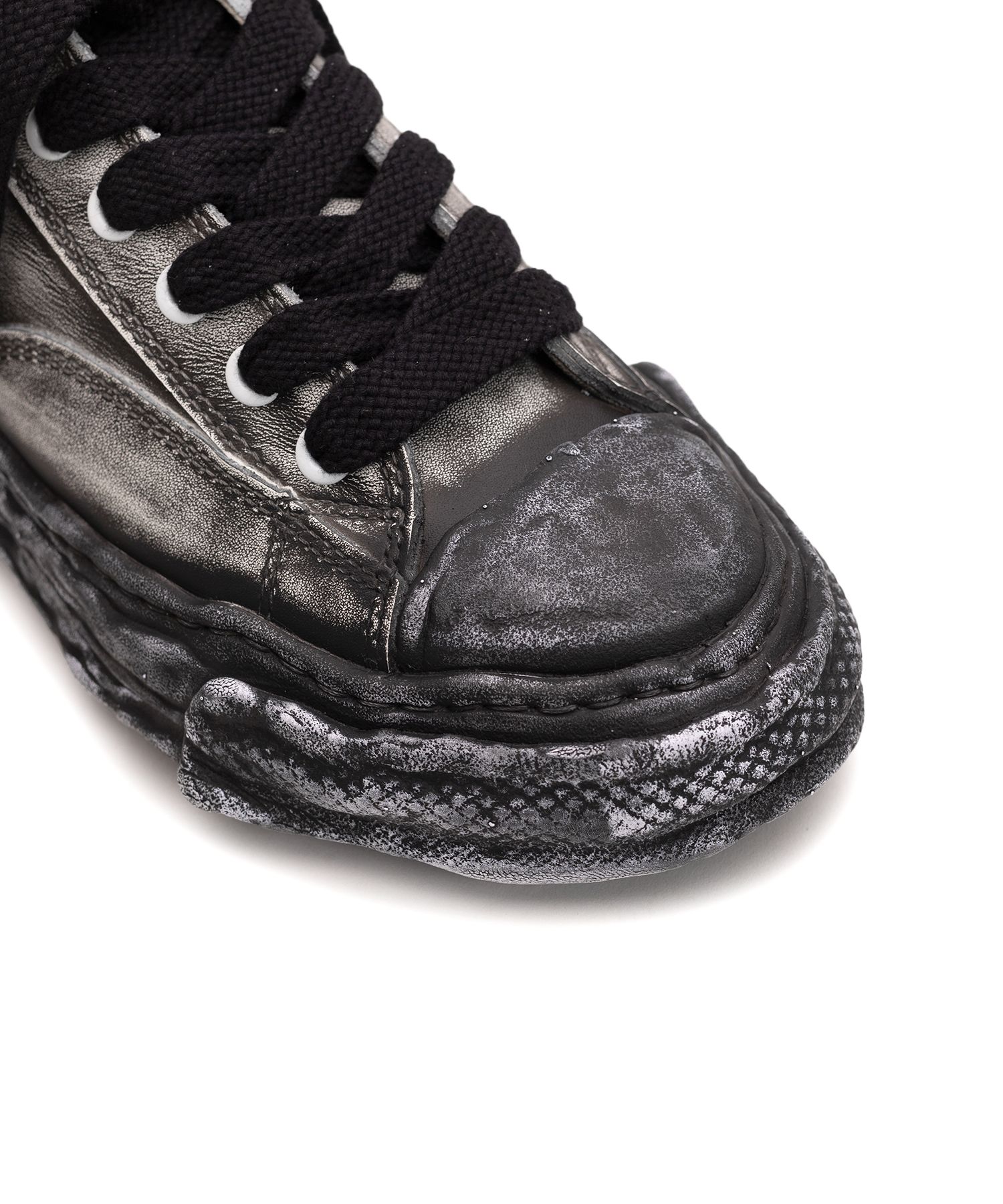 【EXCLUSIVE EDITION】"PETERSON23" OG Sole Faded Leather Low-top Sneaker
