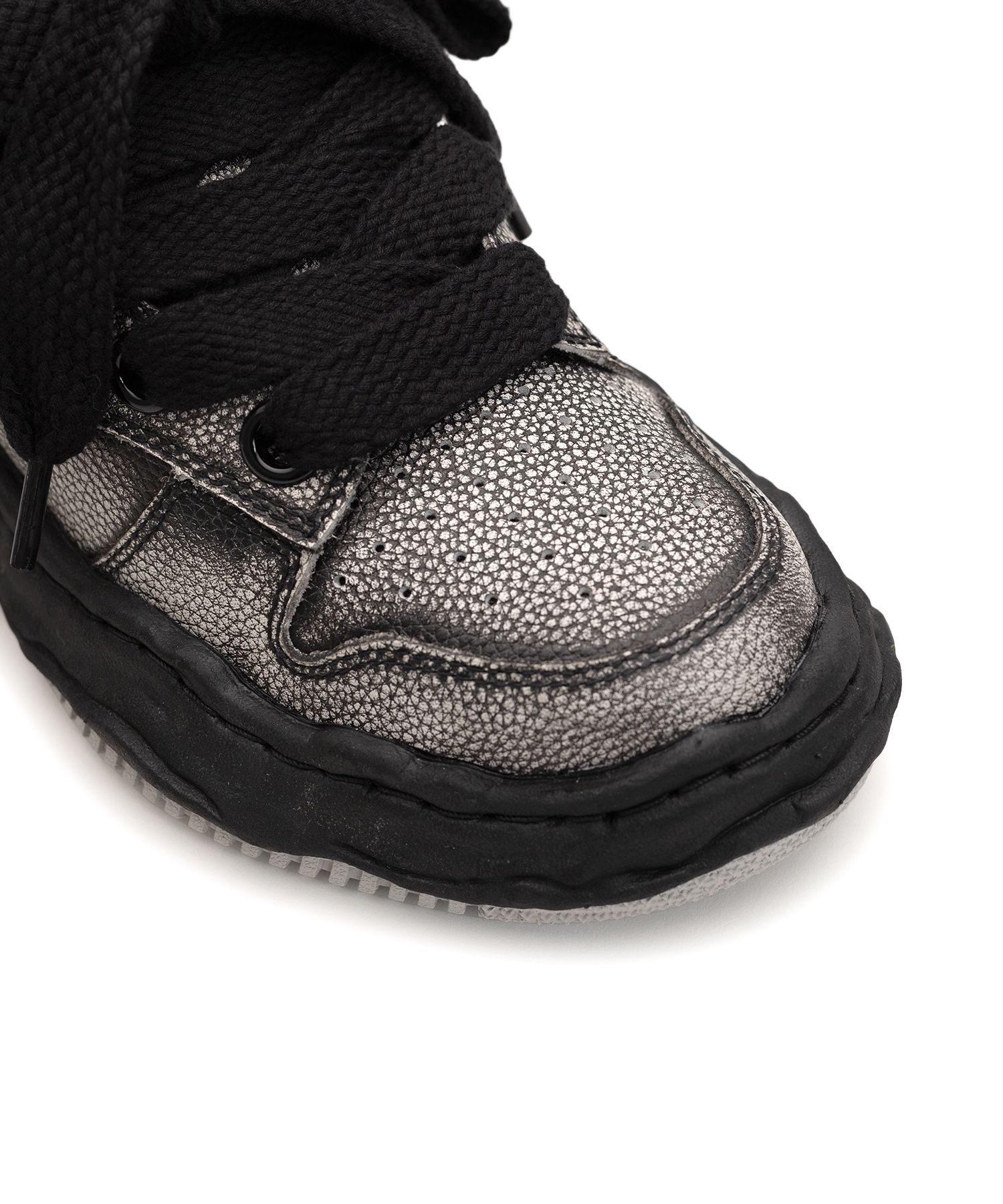 "WAYNE PUFFER" OG Sole Brushed Shrink Leather Low-top Sneaker