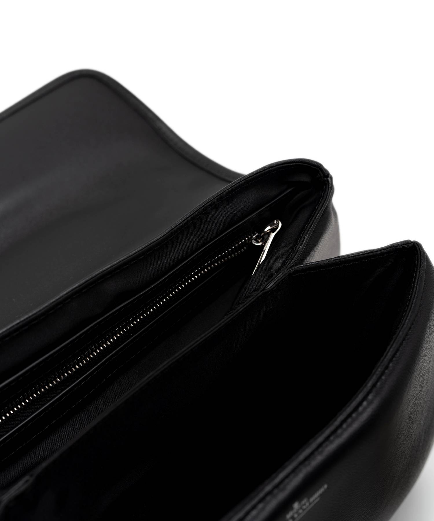 "DOLLS" Lobster Attached Hand Bag