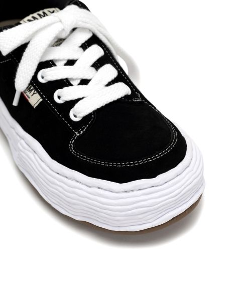 "OLIVER" OG Sole Suede Low-top Sneaker