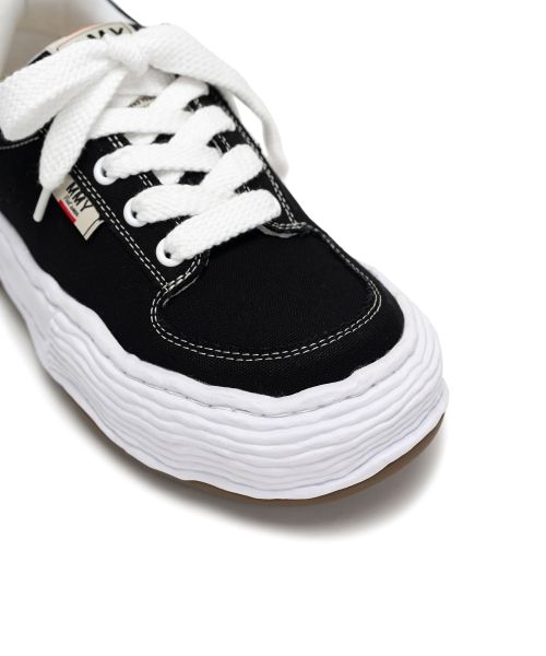 "OLIVER" OG Sole Canvas Low-top Sneaker