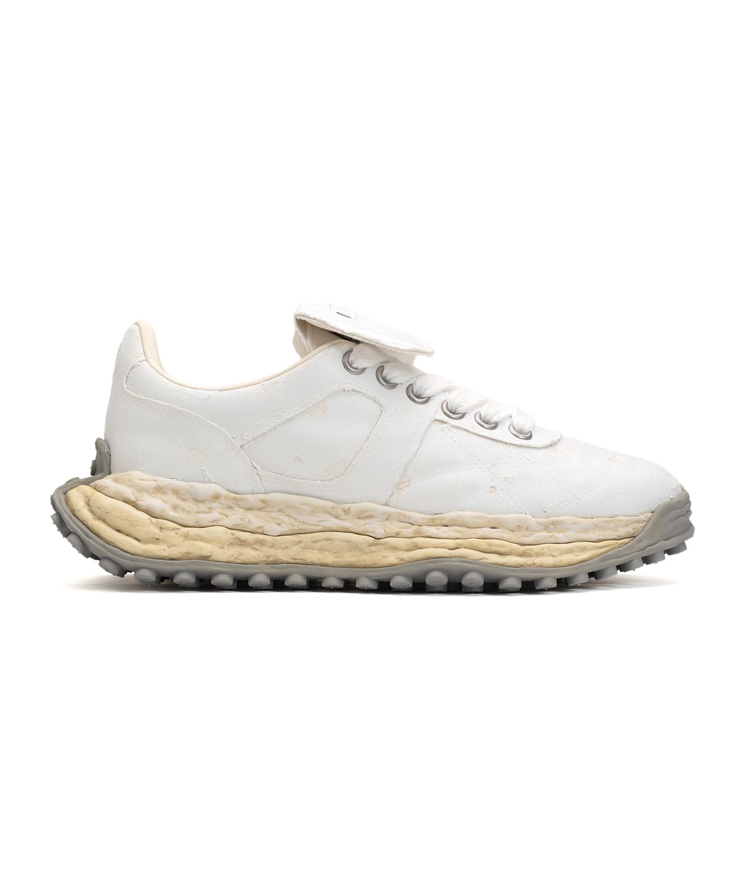 〔白釉　面取花入〕　雅夫 Maison MIHARA YASUHIRO ONLINE STORE（ミハラヤスヒロ