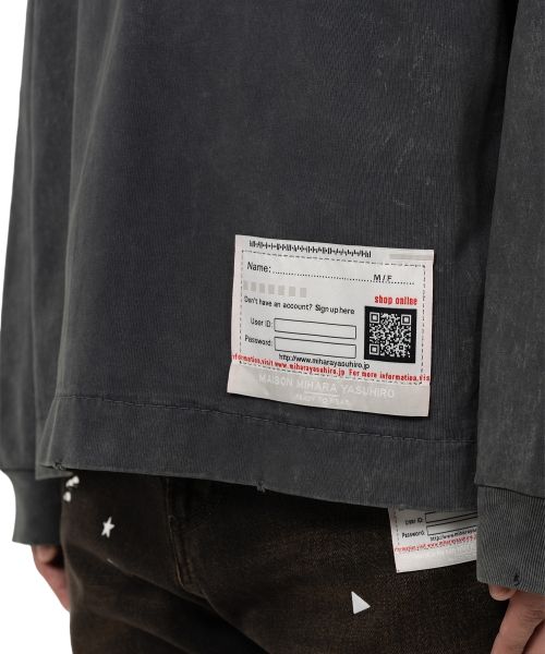 Amateur Sewn Like Half Zip-up Long Sleeve T-shirt