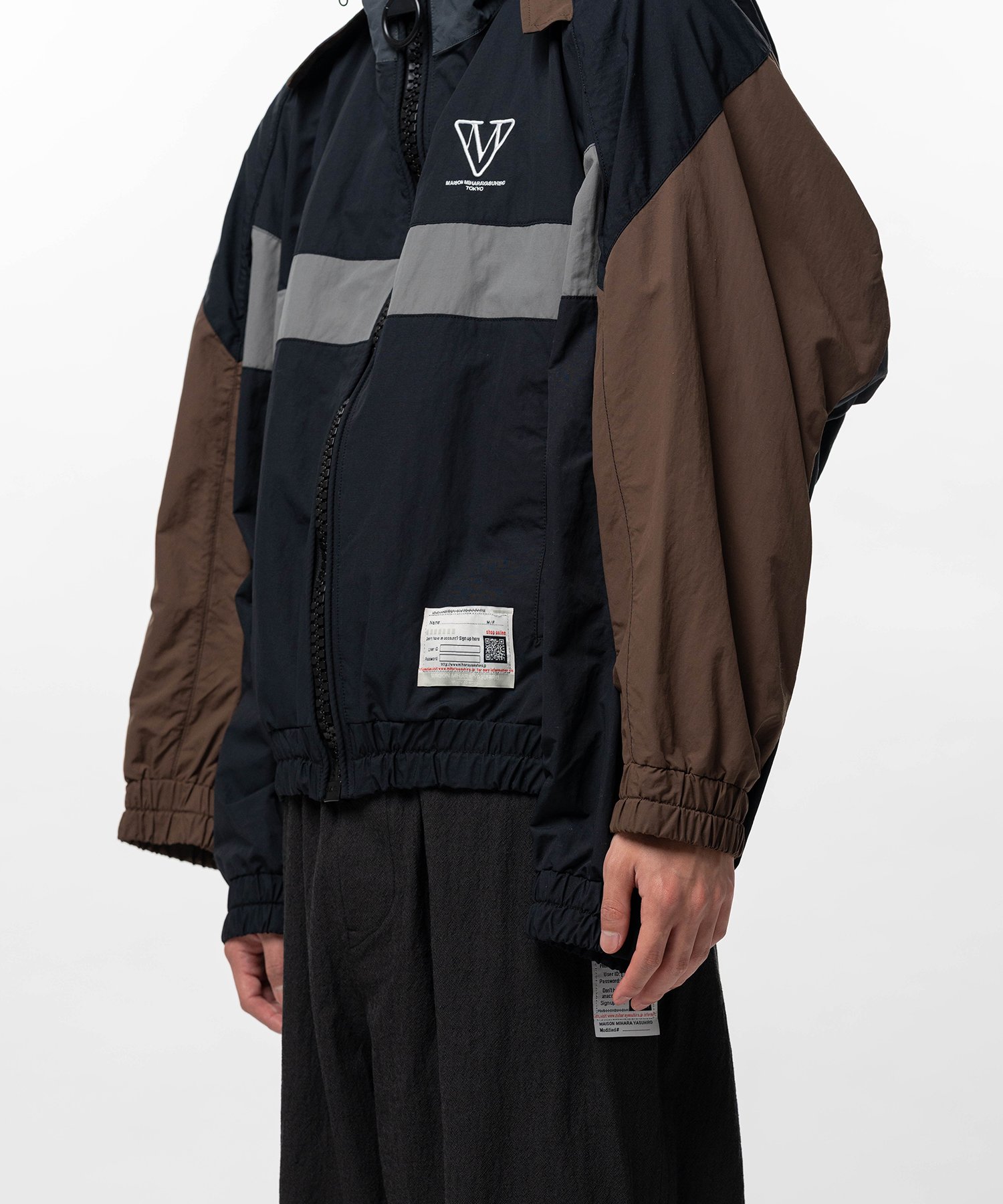 Double Sleeve Big Zip Nylon Jacket