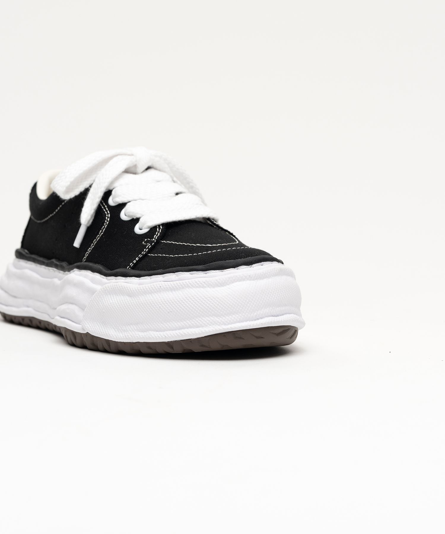 "ERIC" OG Sole Canvas Low-top Sneaker