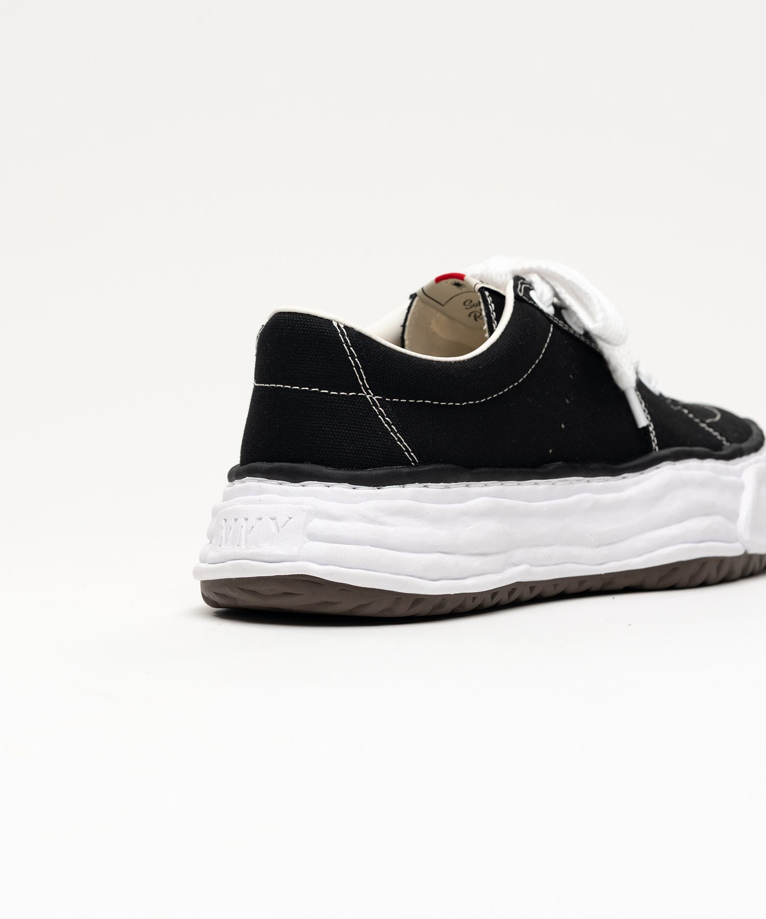 "ERIC" OG Sole Canvas Low-top Sneaker