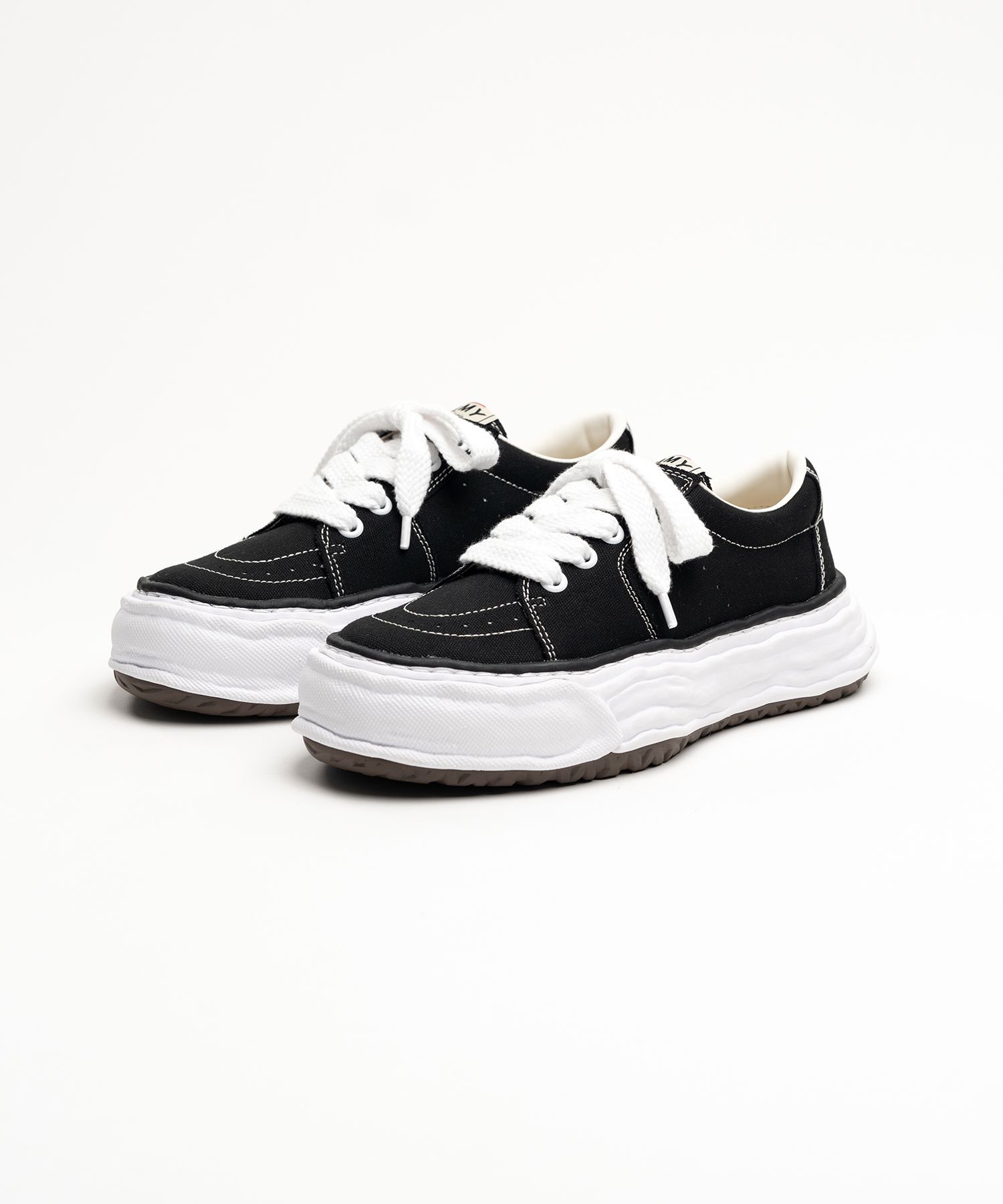 "ERIC" OG Sole Canvas Low-top Sneaker