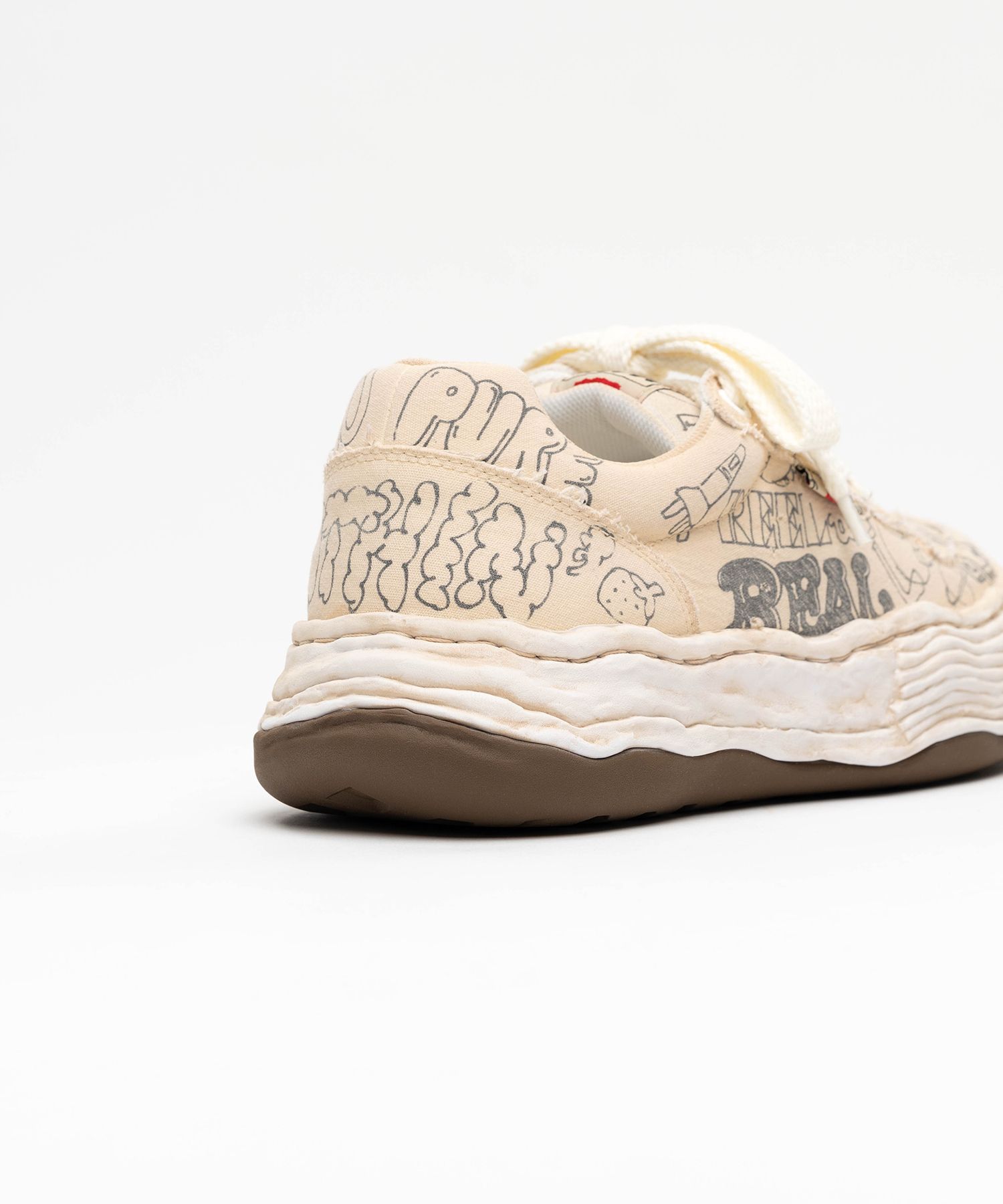 "OLIVER" OG Sole Graffiti Printed Canvas Low-top Sneaker