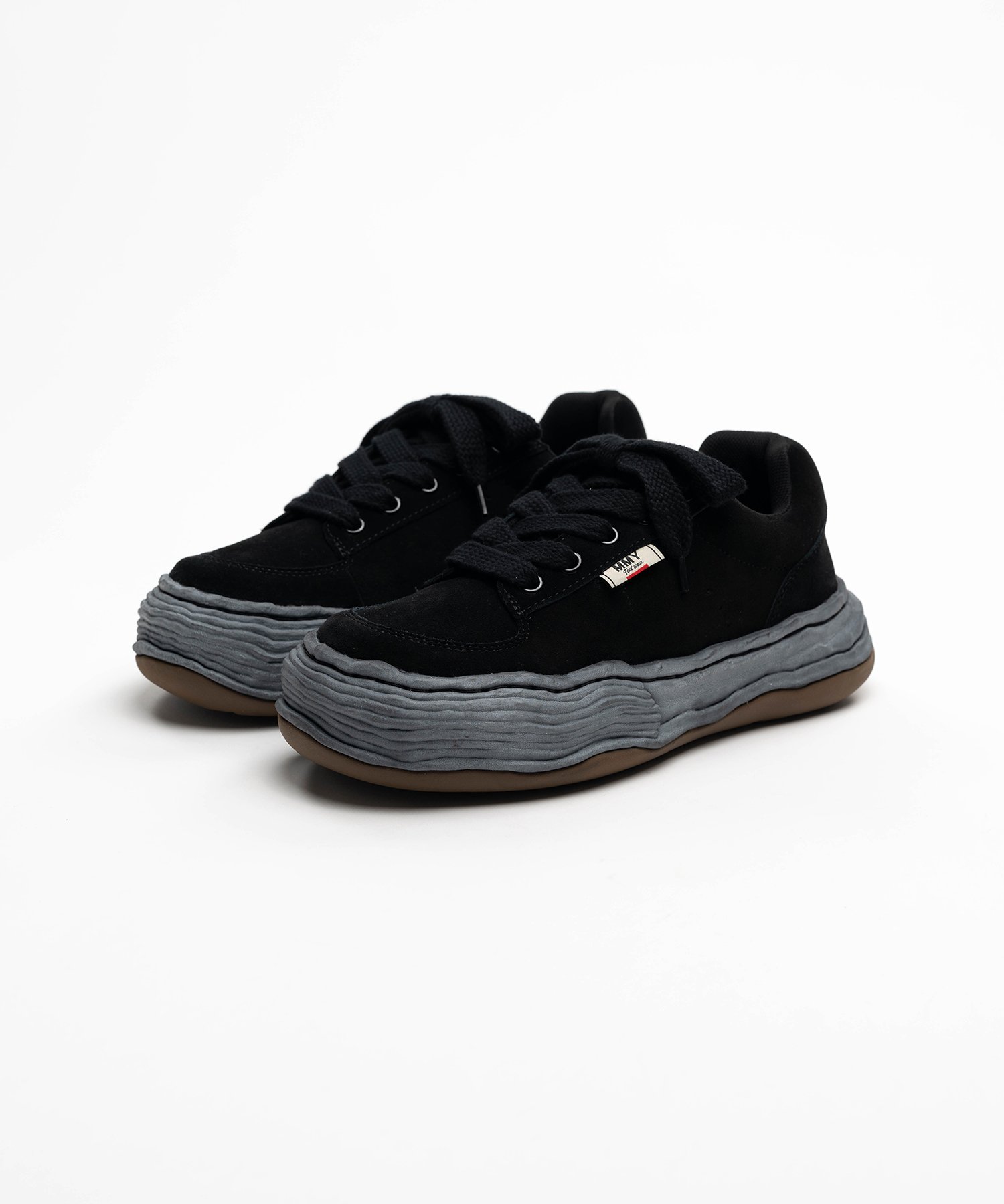 "OLIVER" OG Distressed Sole Suede Low-top Sneaker