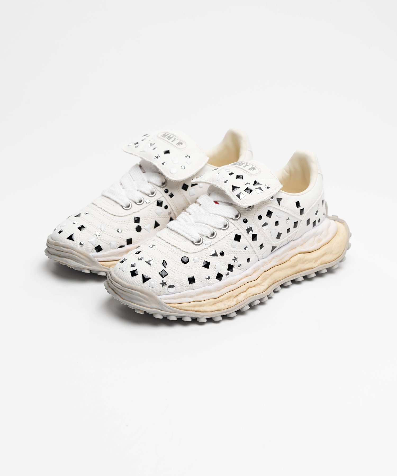 【EXCLUSIVE】"SCOTT" OG Sole Embellished Canvas Low-top Sneaker