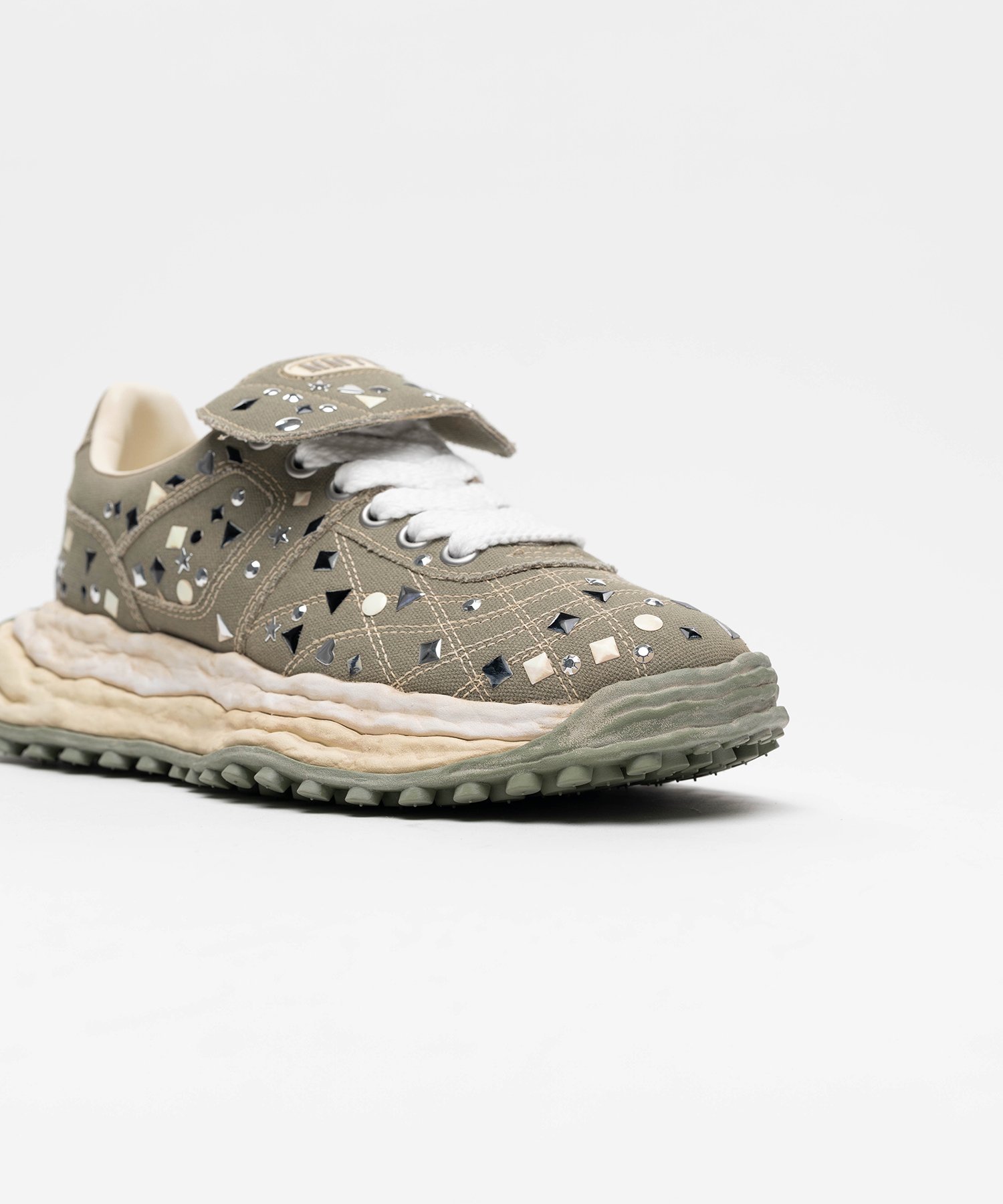 【EXCLUSIVE】"SCOTT" OG Sole Embellished Canvas Low-top Sneaker