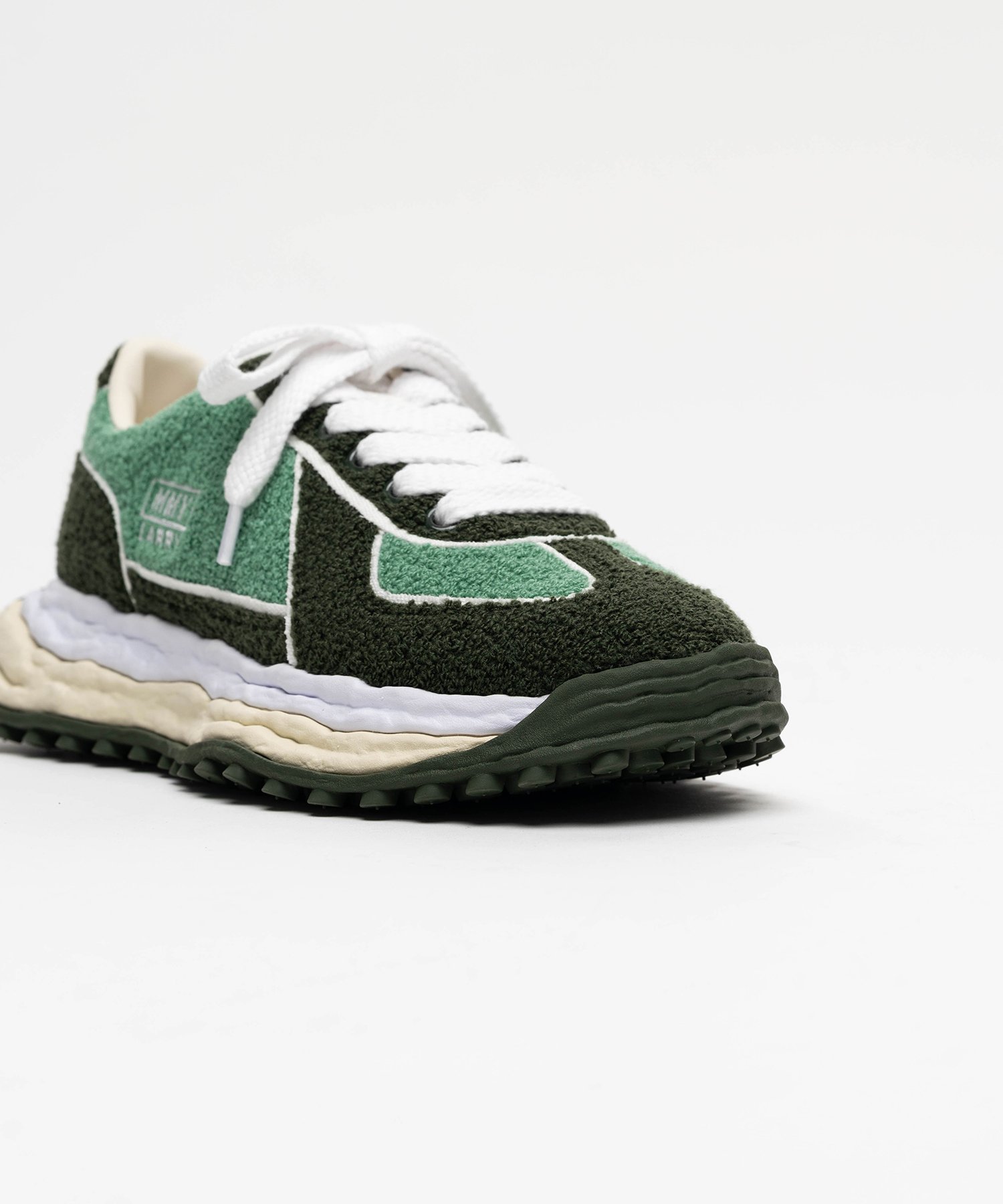 "LARRY" OG Sole Chenille Embroidey Canvas Low-top Sneaker