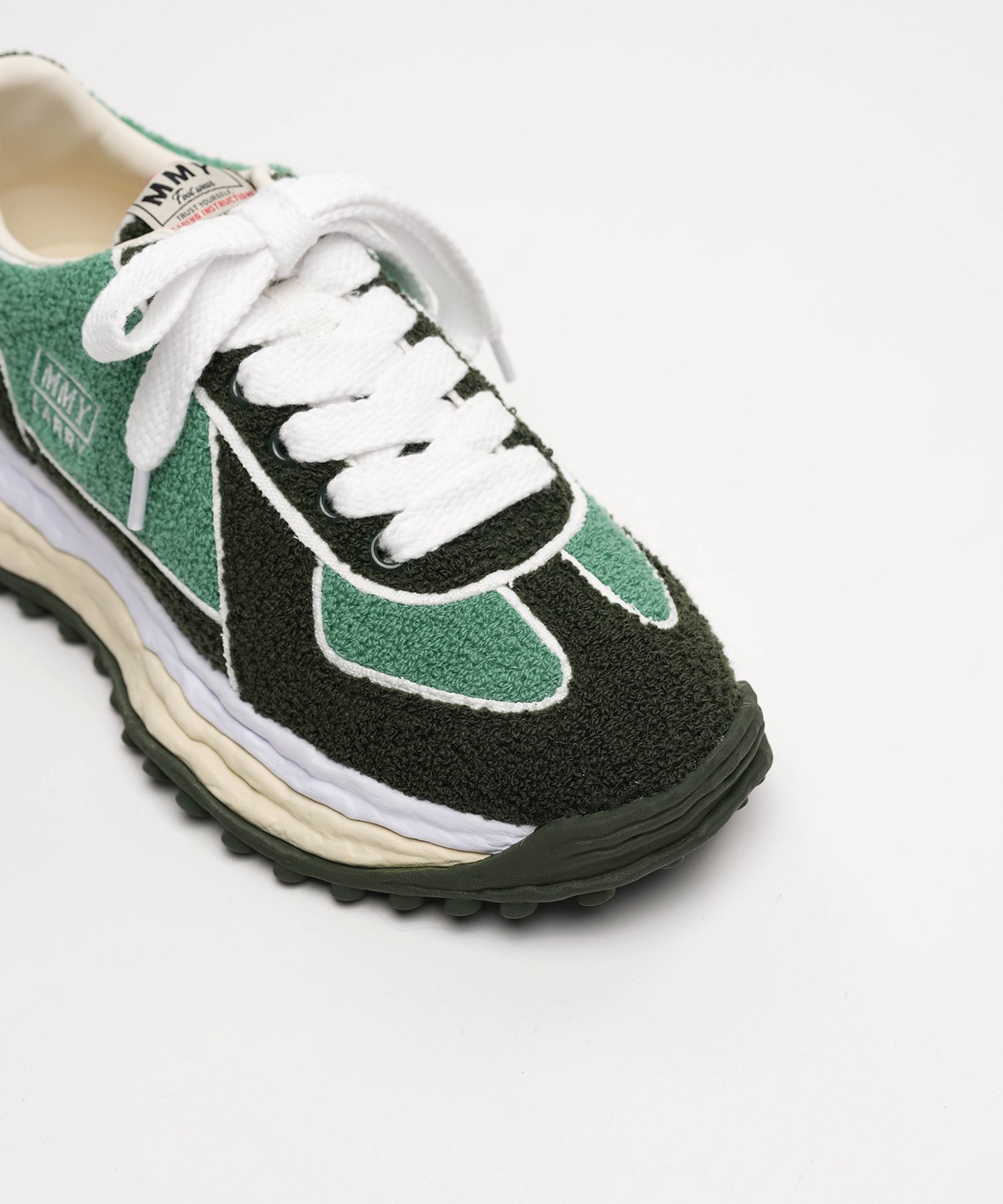 "LARRY" OG Sole Chenille Embroidey Canvas Low-top Sneaker