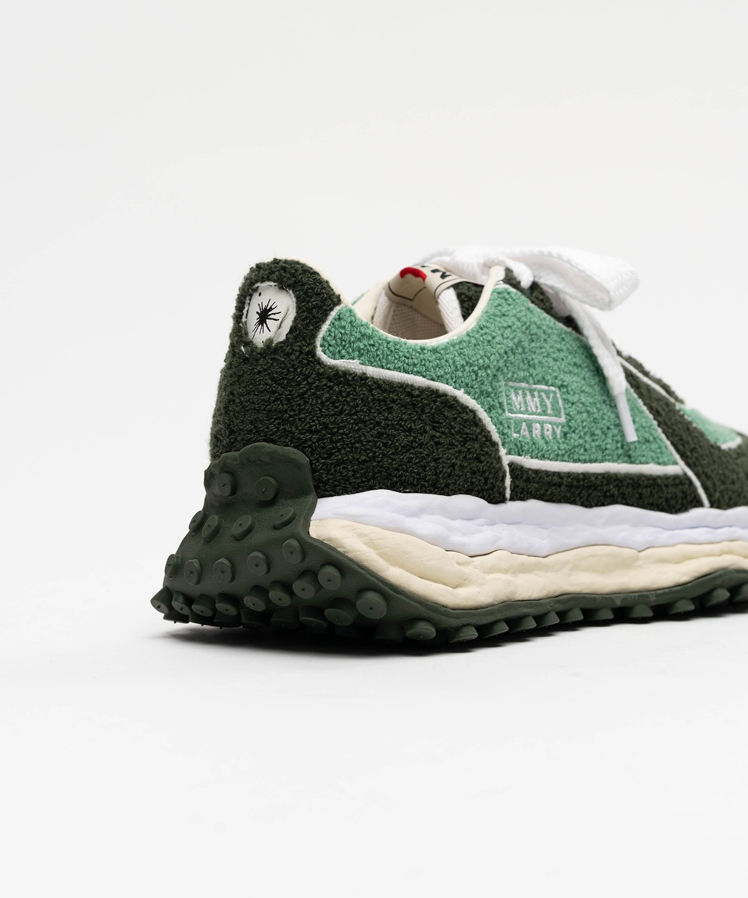 "LARRY" OG Sole Chenille Embroidey Canvas Low-top Sneaker
