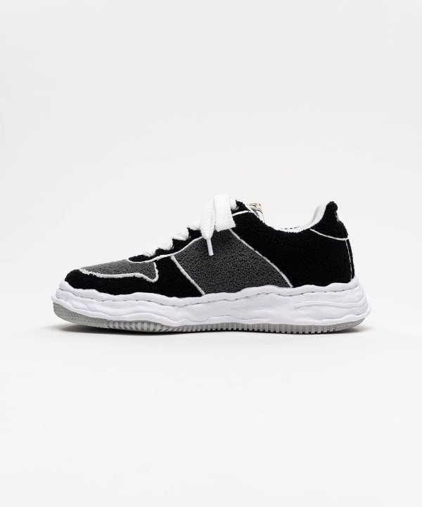 "WAYNE" OG Sole Chenille Embroidey Canvas Low-top Sneaker