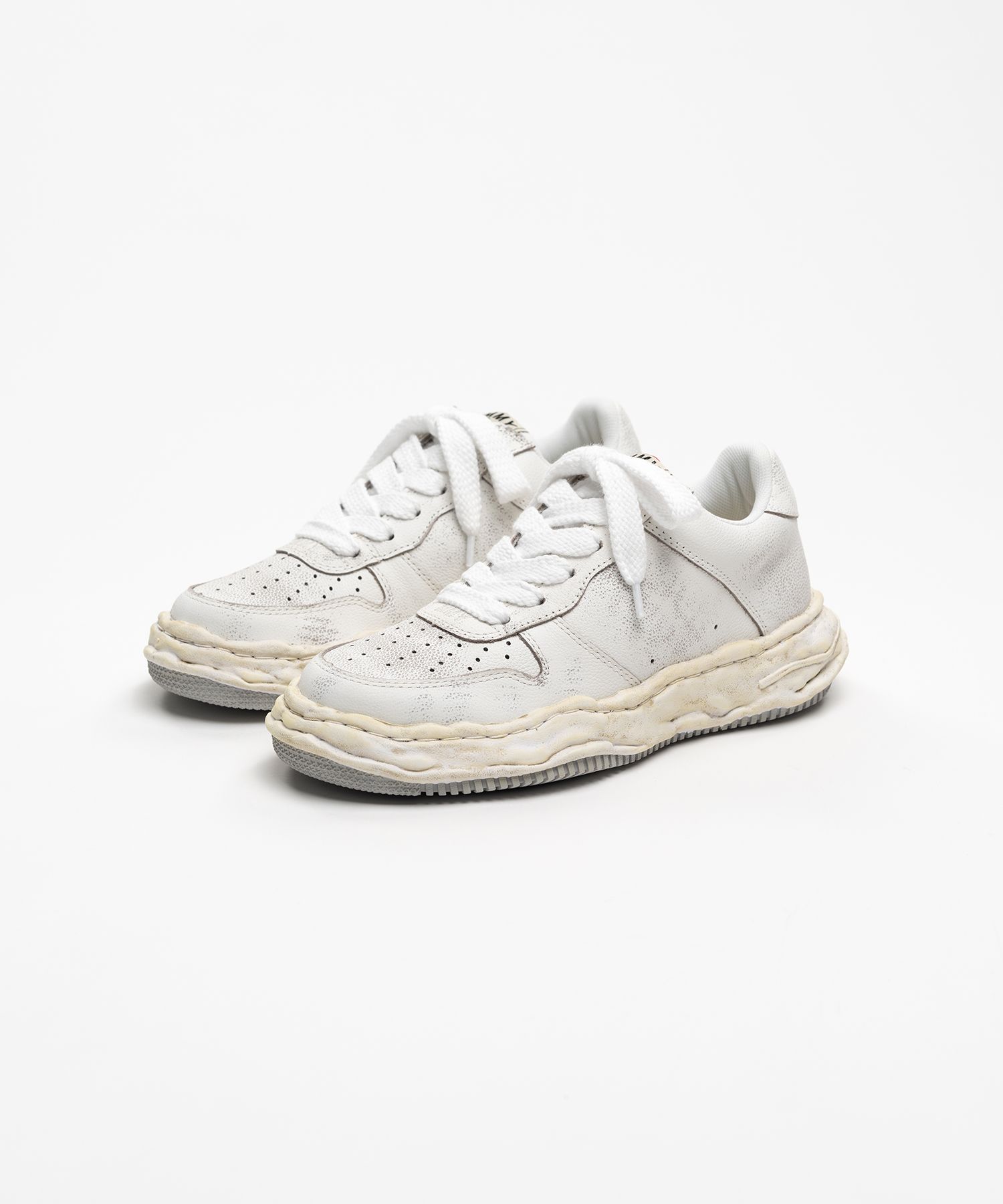 "WAYNE" OG Sole Shrink Leather Low-top Sneaker