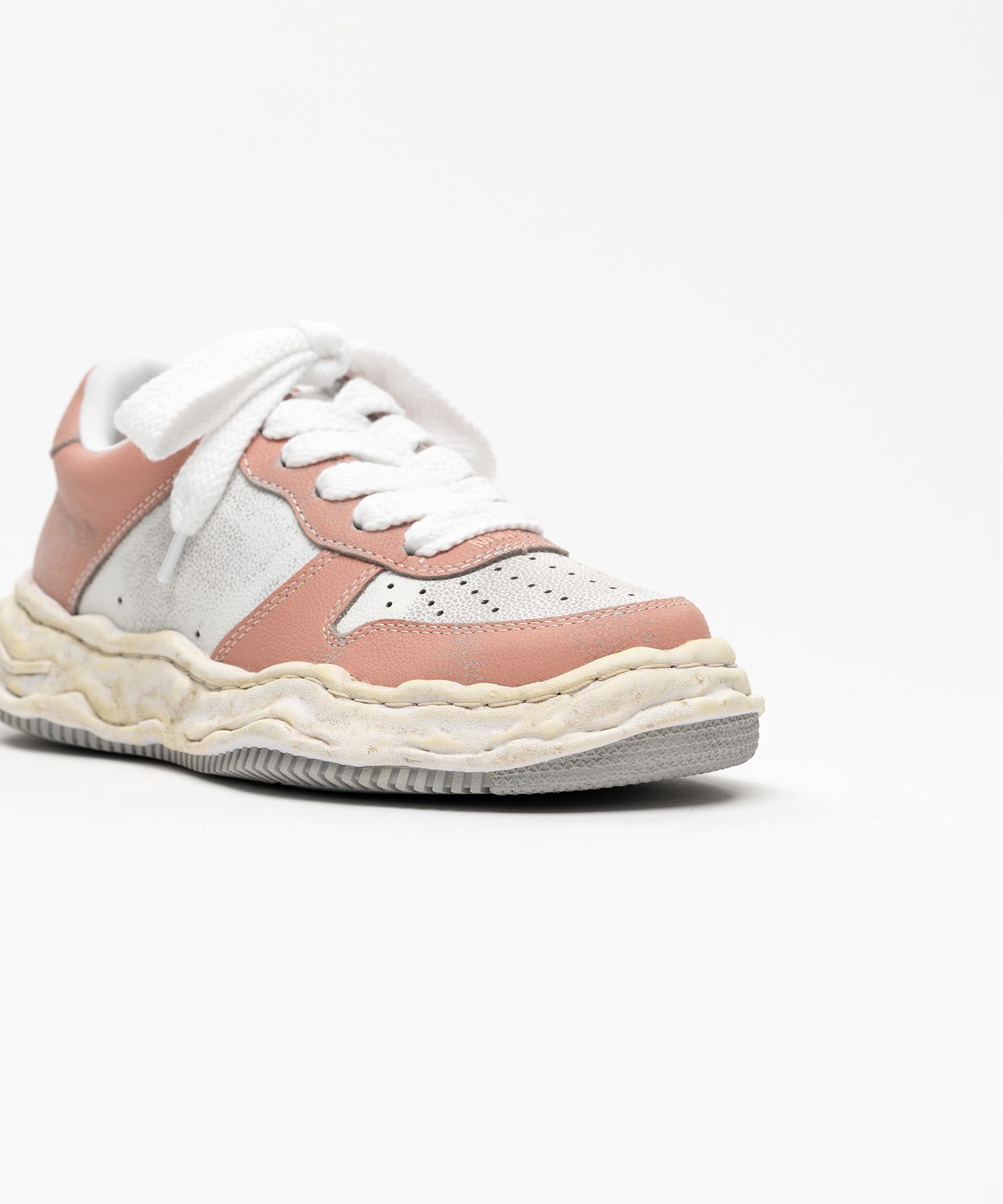 "WAYNE" OG Sole Shrink Leather Low-top Sneaker