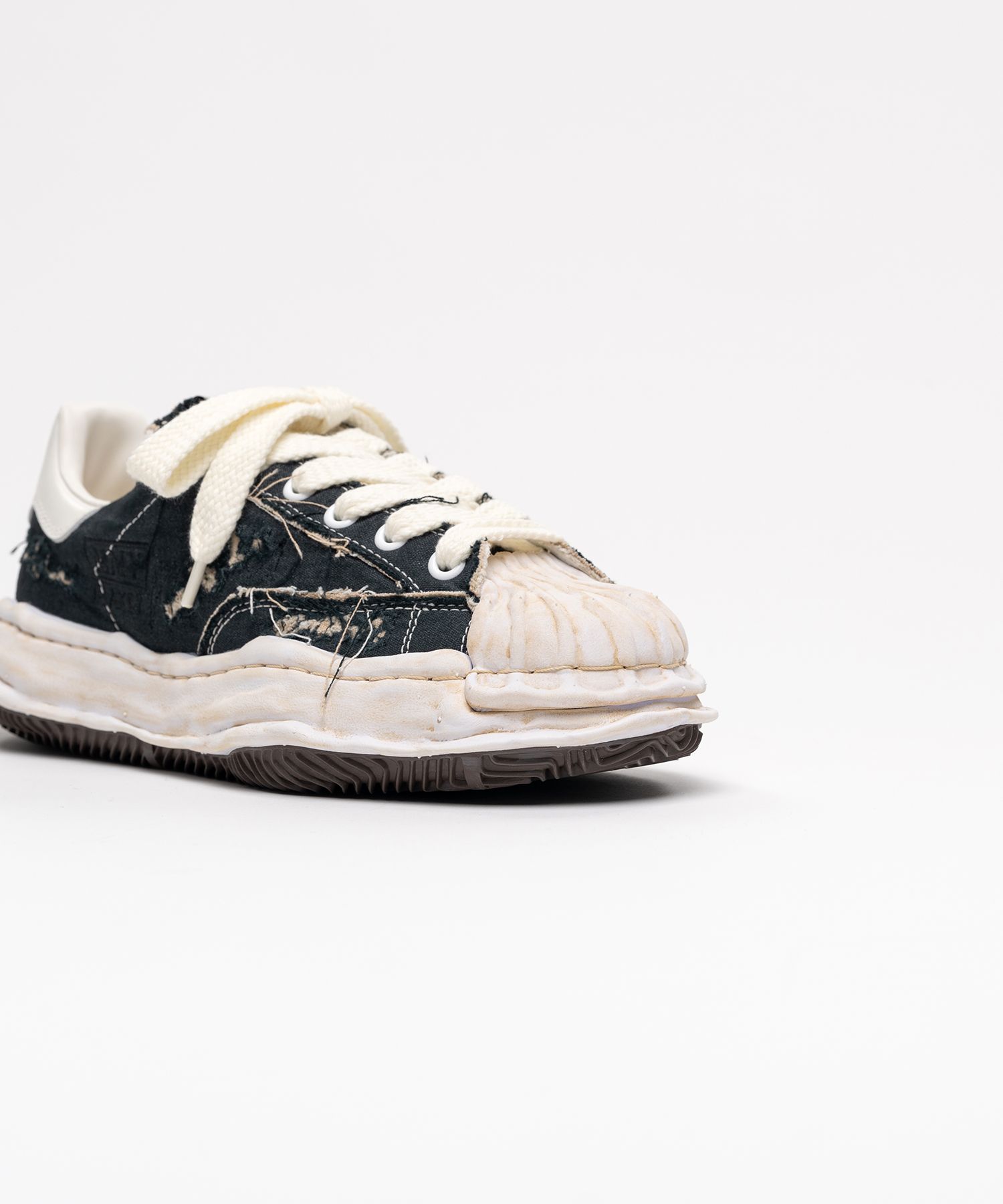 "BLAKEY" OG Sole Ripped Overdye Canvas Low-top Sneaker