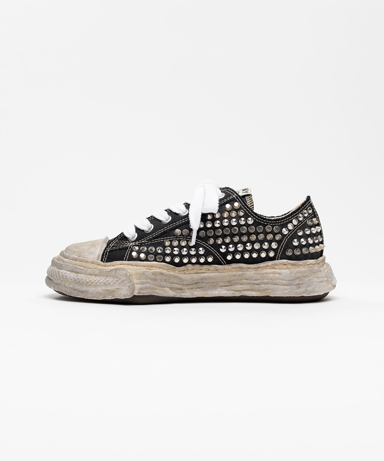 【EXCLUSIVE EDITION】"PETERSON23"OG Sole Studded Canvas Low-top Sneaker