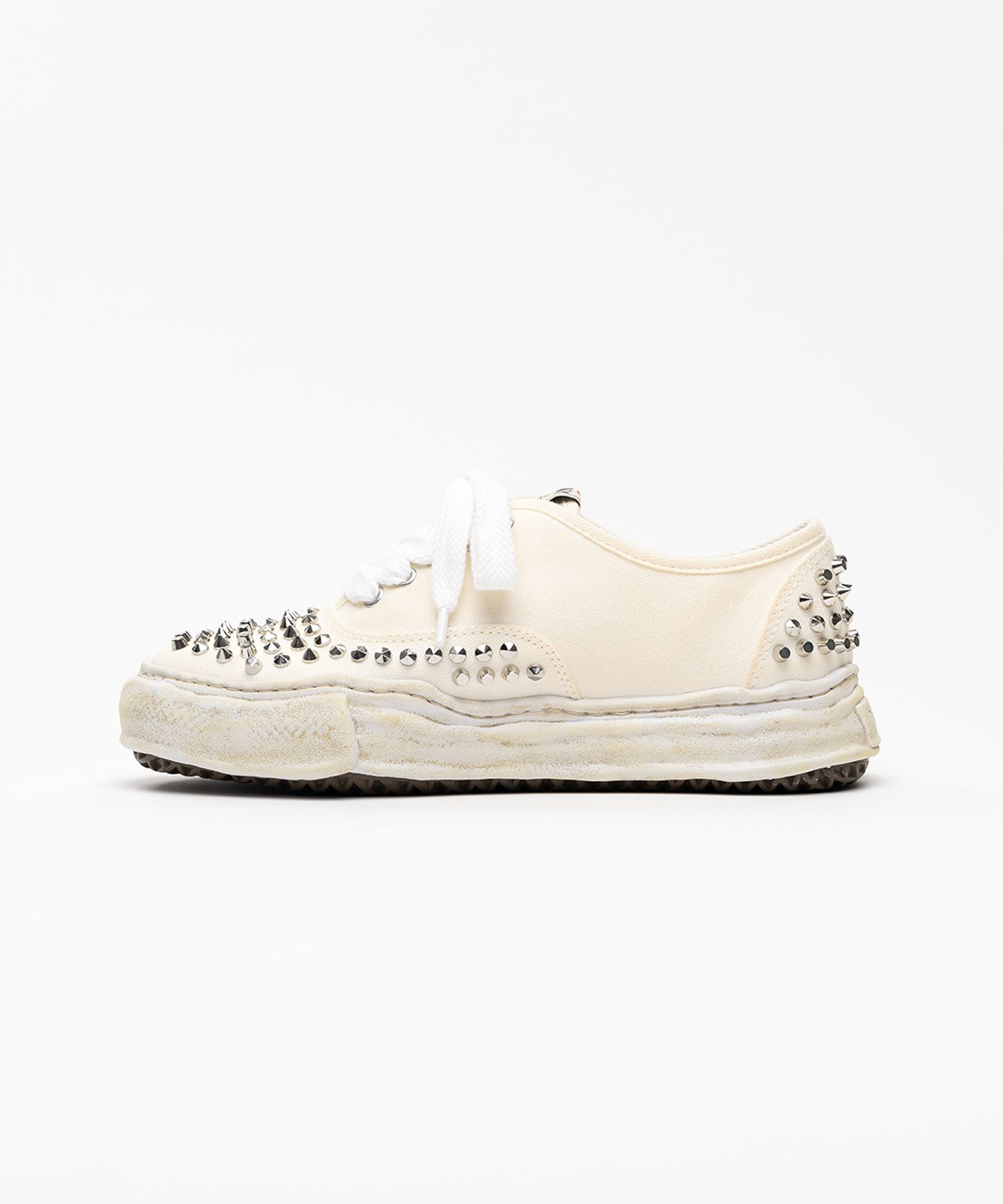 【EXCLUSIVE EDITION】"BAKER" OG Sole Studded Canvas Low-top Sneaker