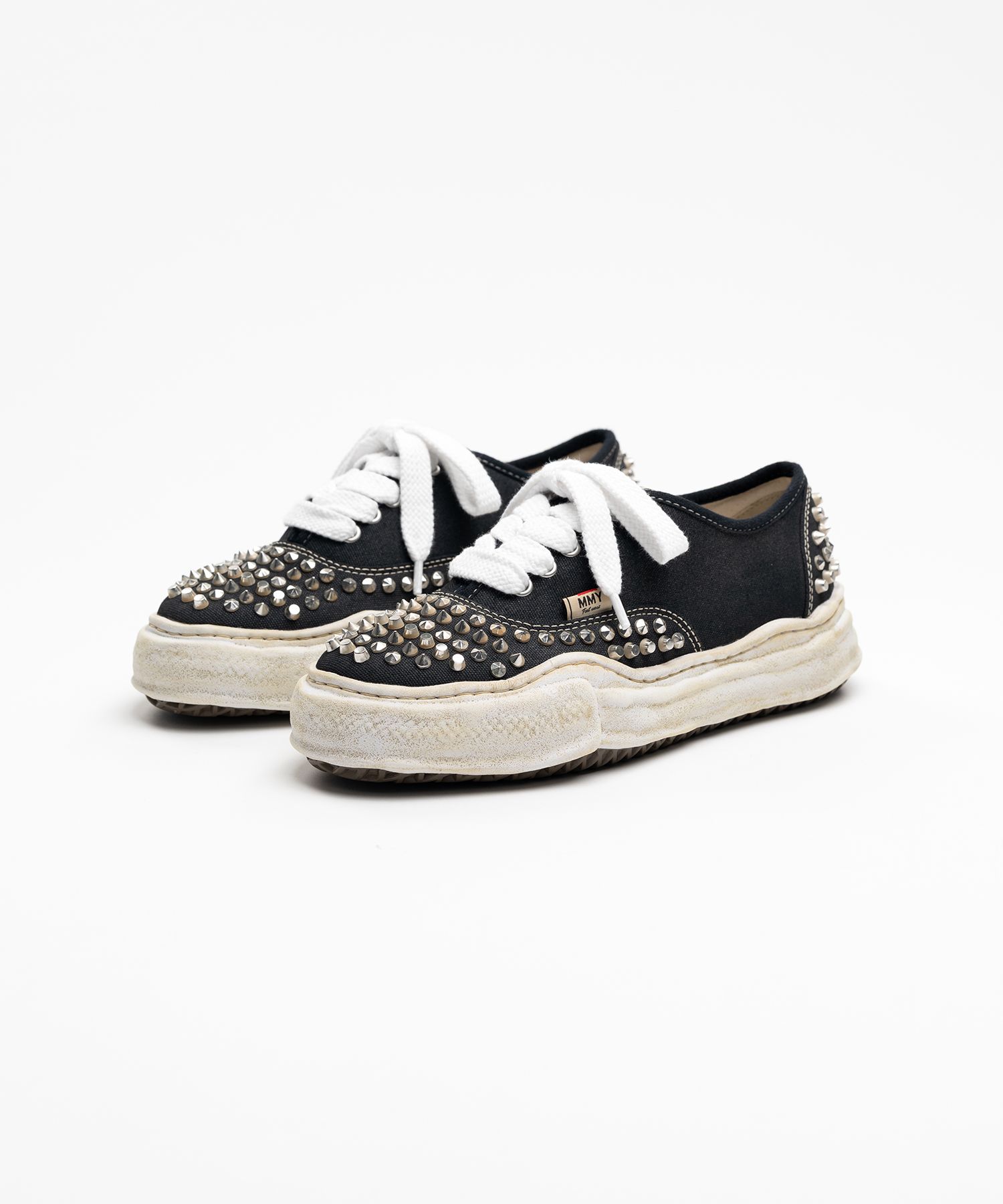 【EXCLUSIVE EDITION】"BAKER" OG Sole Studded Canvas Low-top Sneaker