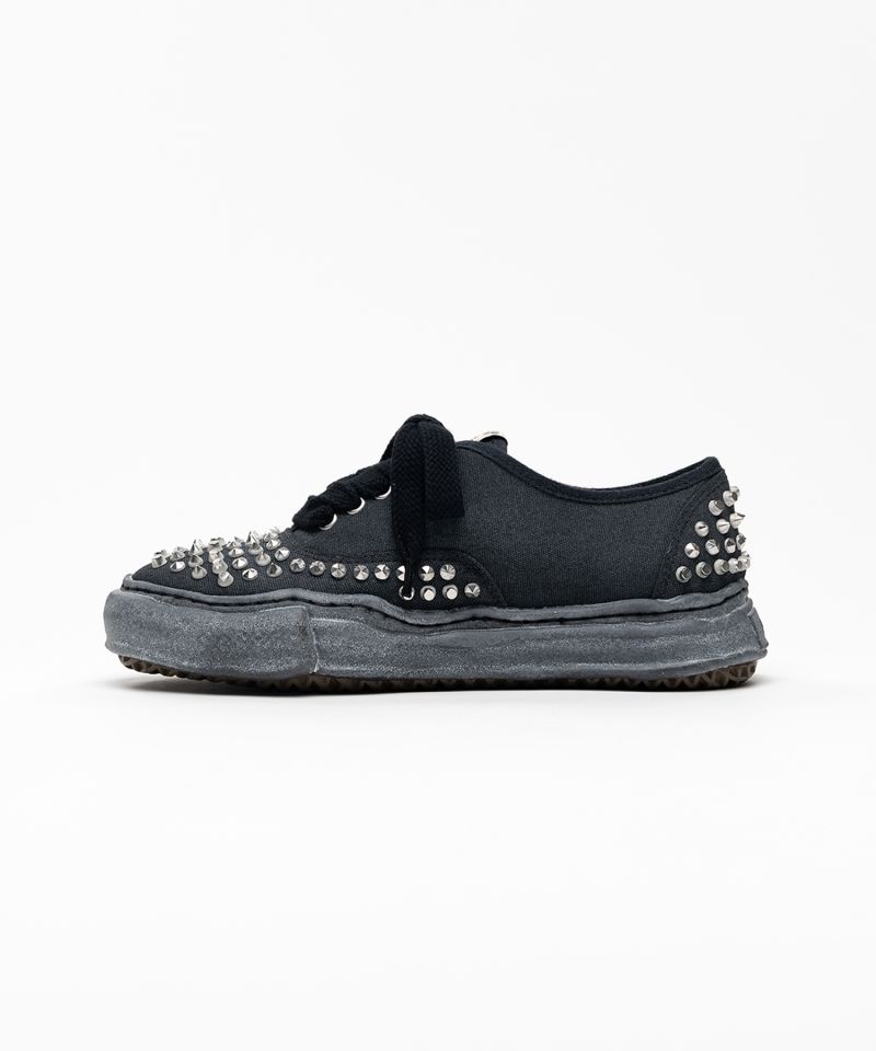 【EXCLUSIVE EDITION】"BAKER" OG Sole Studded Canvas Low-top Sneaker