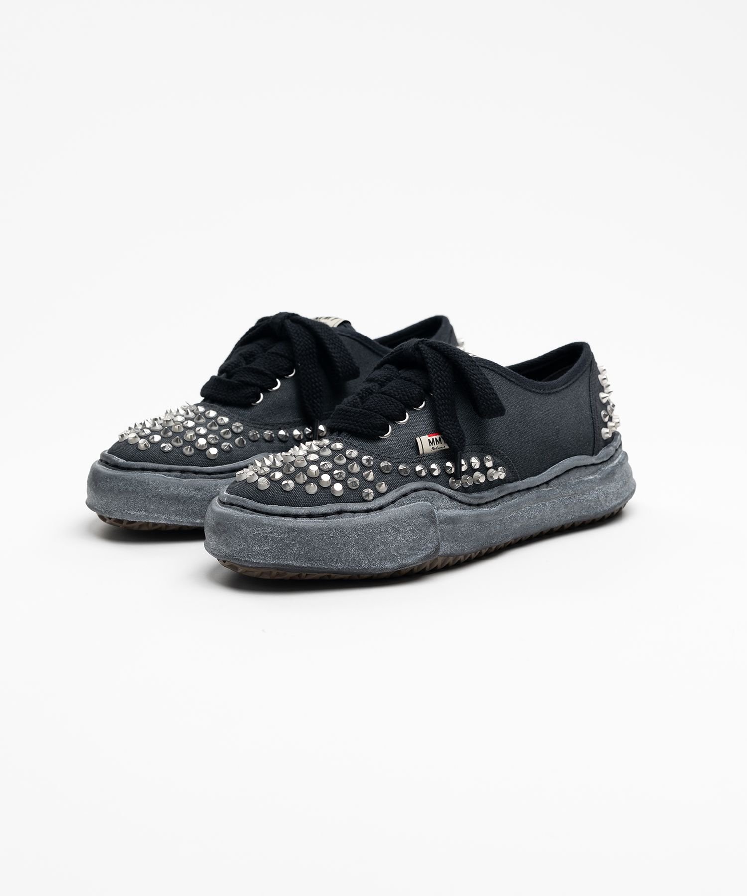 【EXCLUSIVE EDITION】"BAKER" OG Sole Studded Canvas Low-top Sneaker