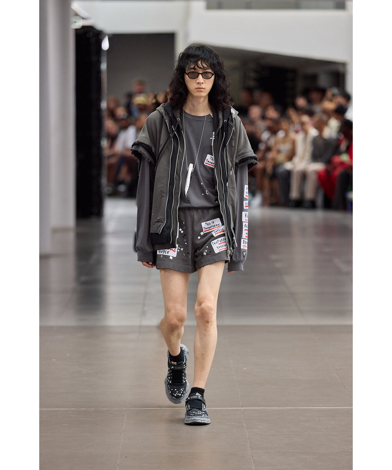 Embellished Sticker Long Sleeve T-shirt