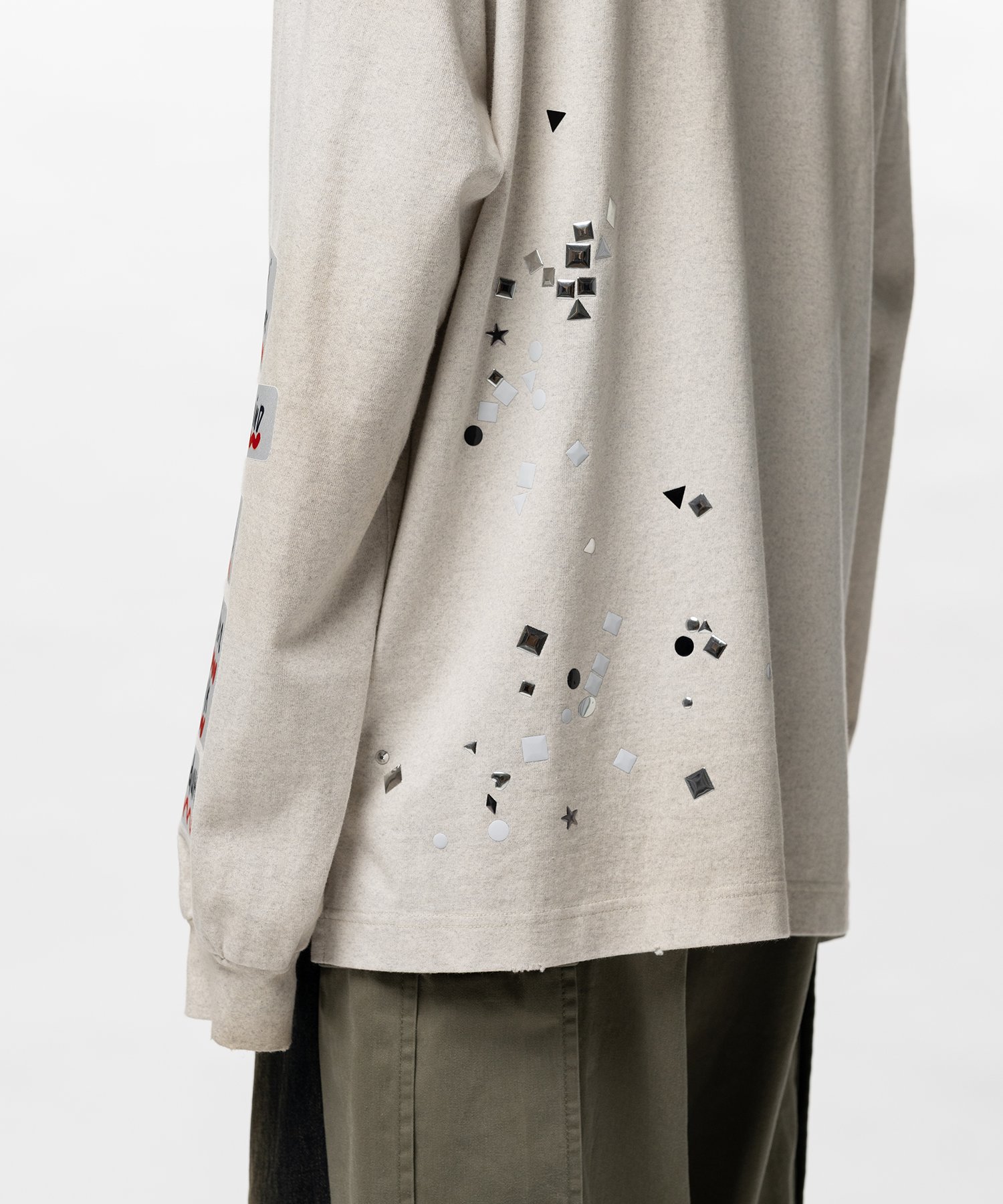 Embellished Sticker Long Sleeve T-shirt