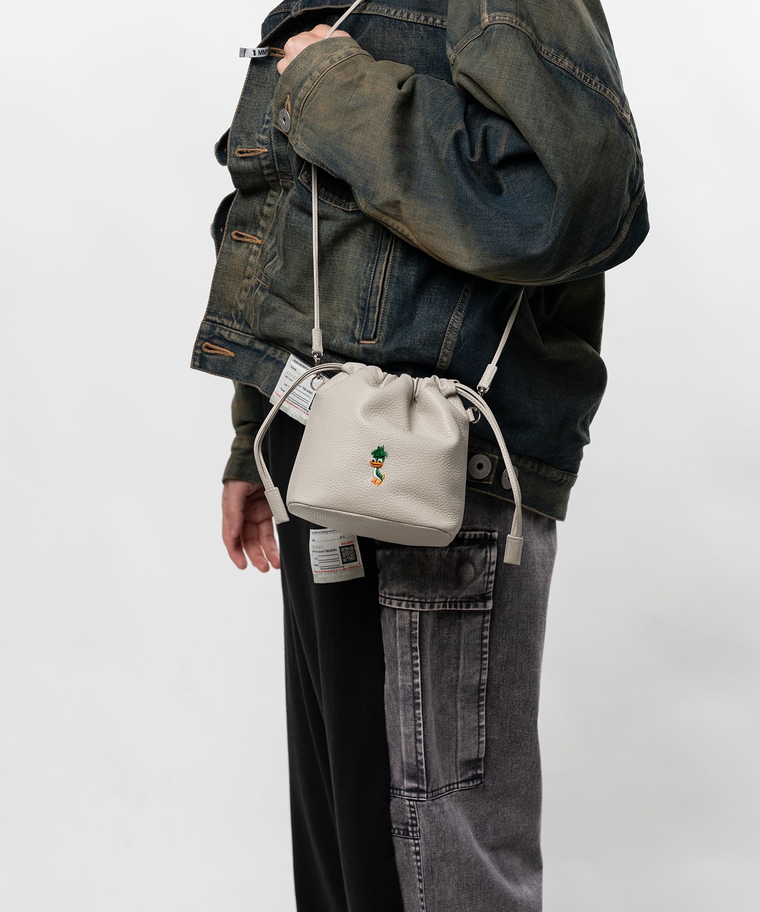 "LEON" Drawstring Pouch