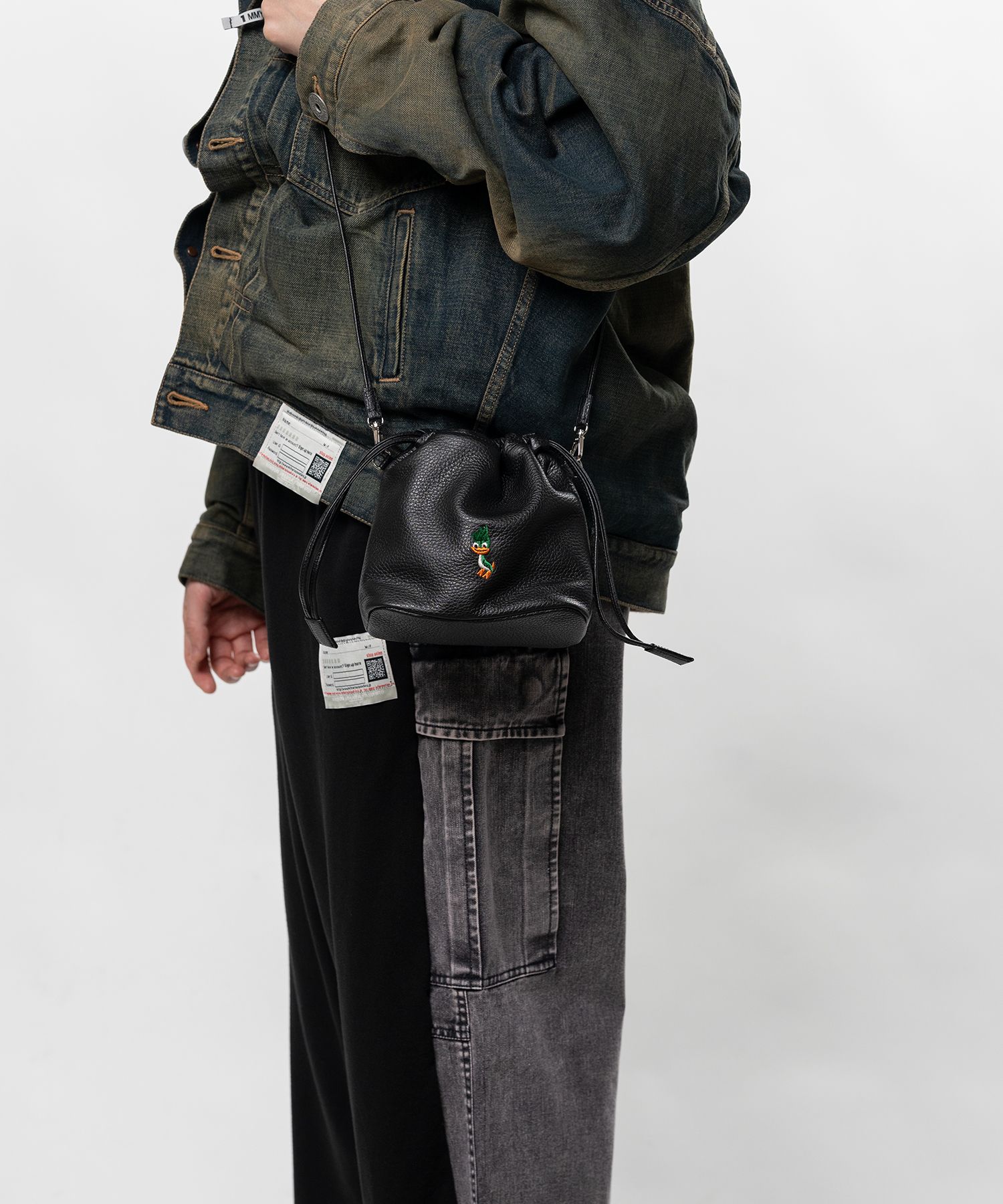 "LEON" Drawstring Pouch