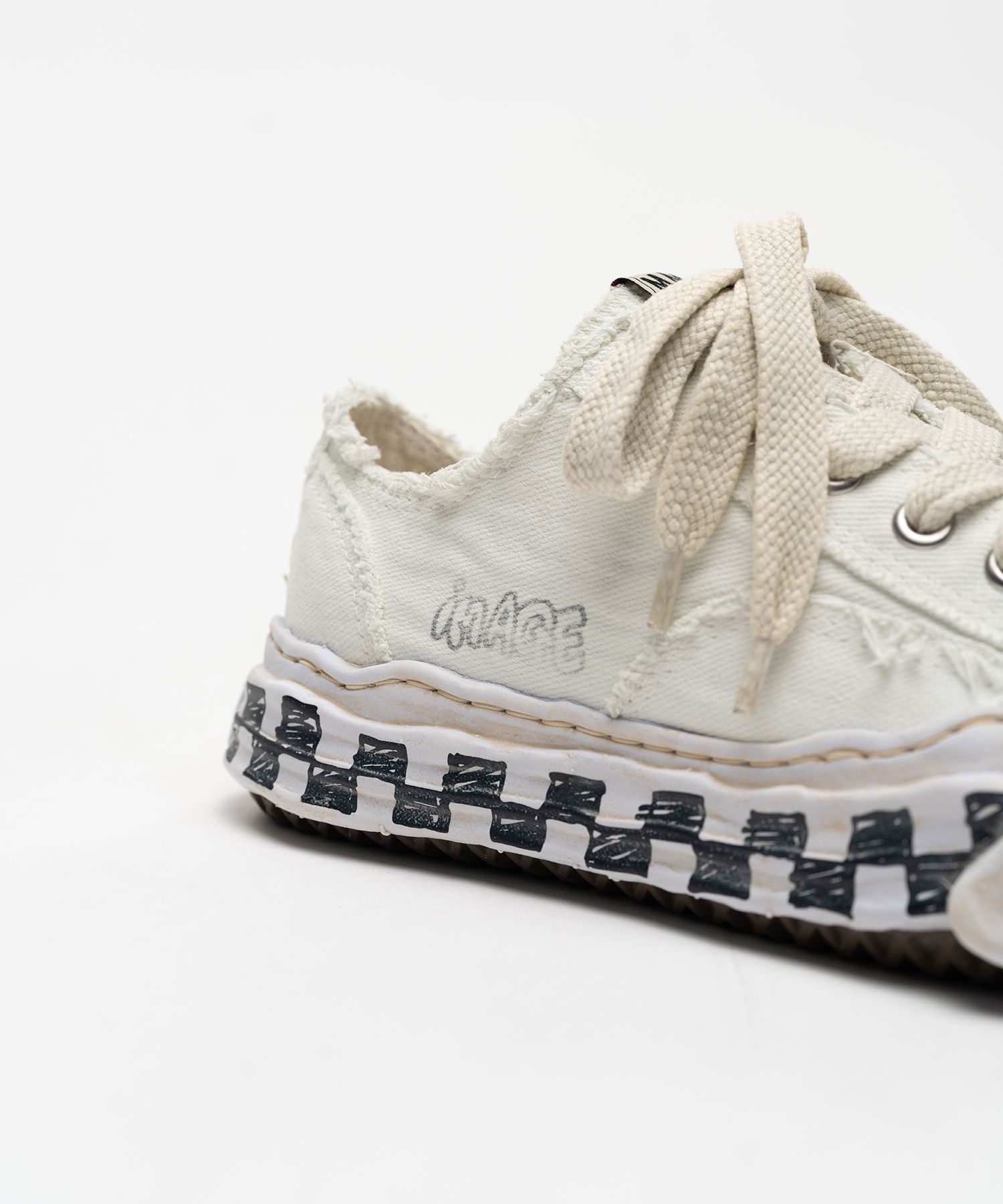 "HANK" OG Graffiti Check Sole Canvas Low-top Sneakers