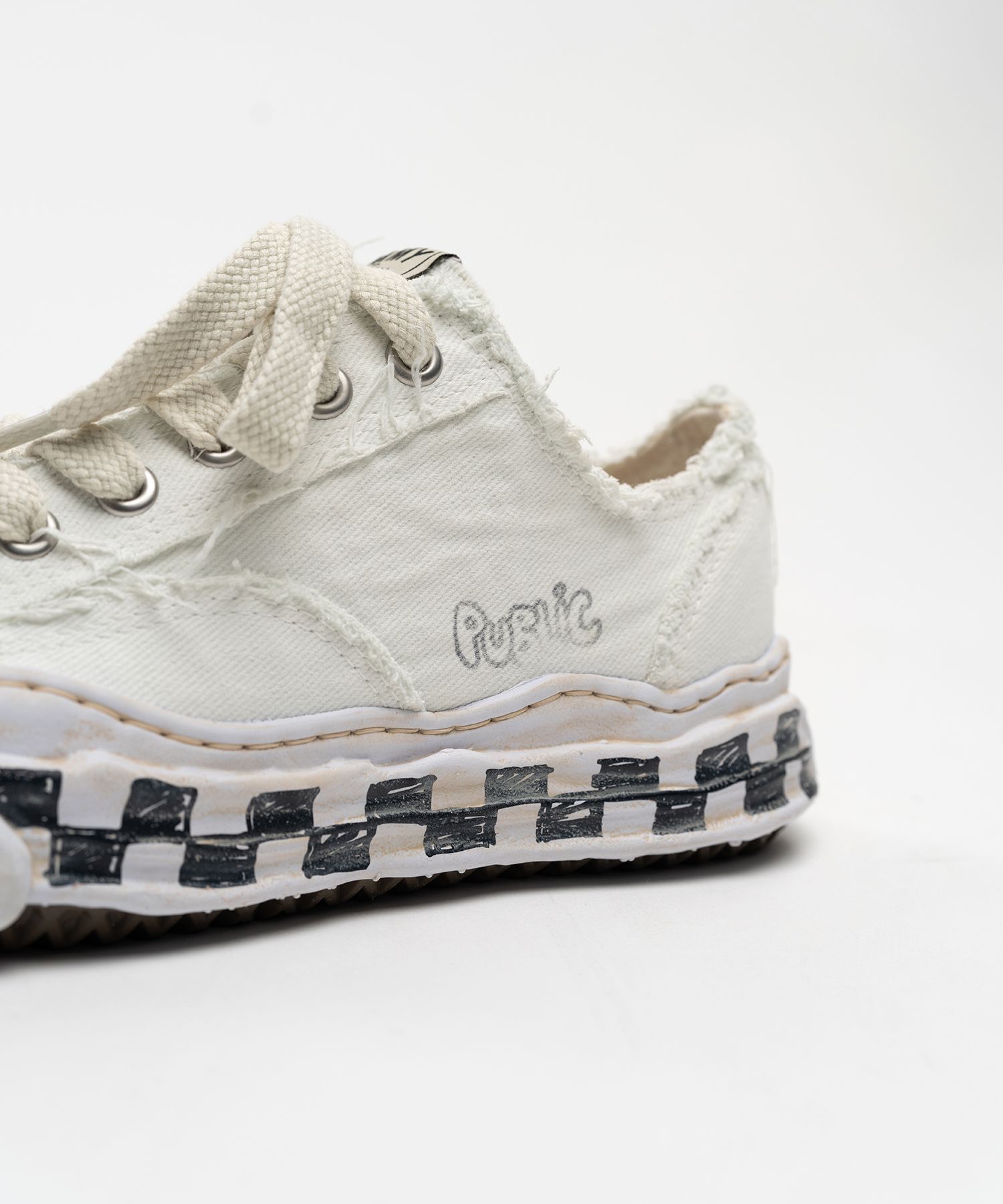 "HANK" OG Graffiti Check Sole Canvas Low-top Sneakers