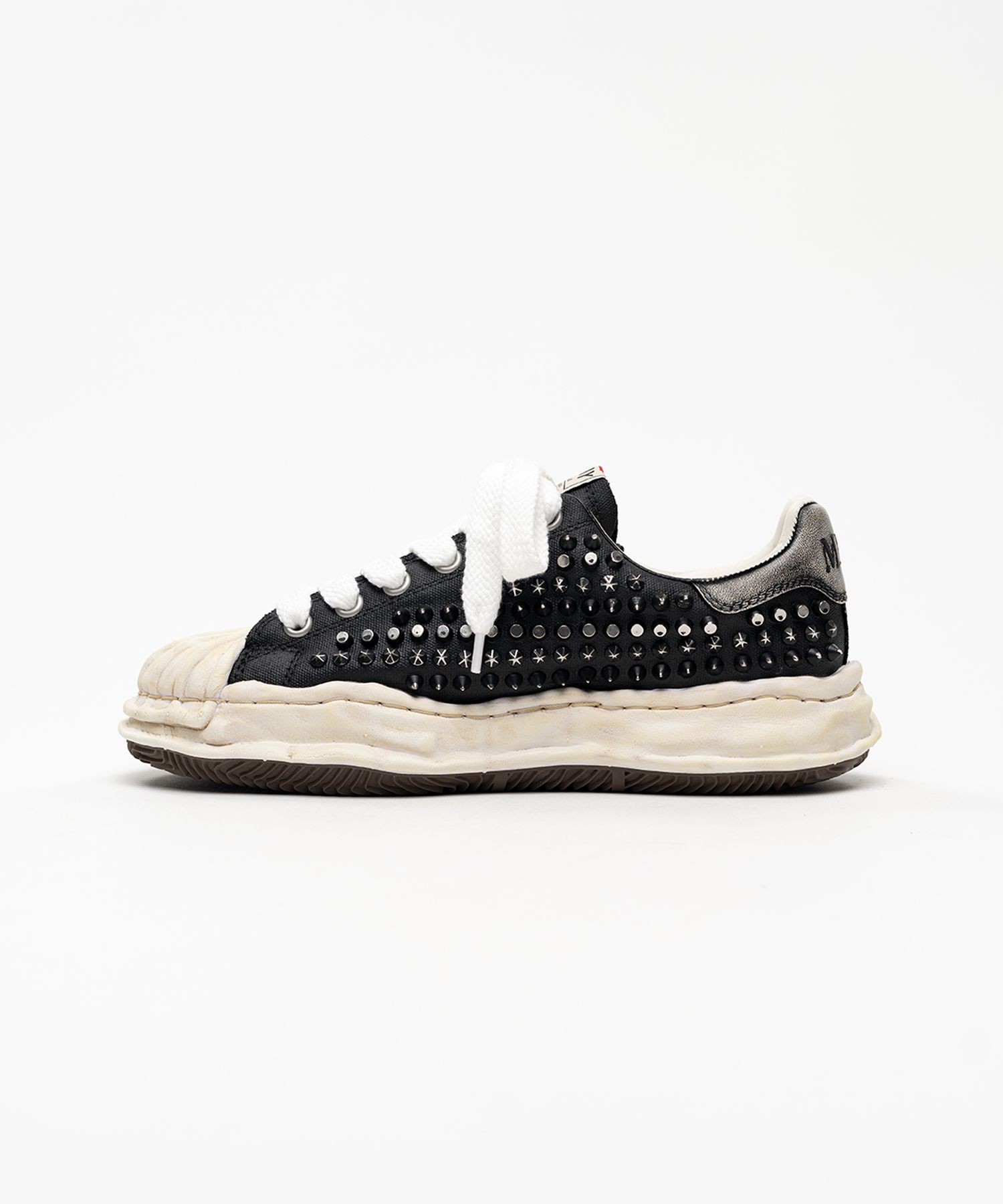 【EXCLUSIVE EDITION】"BLAKEY" OG Sole Studded Canvas Low-top Sneakers