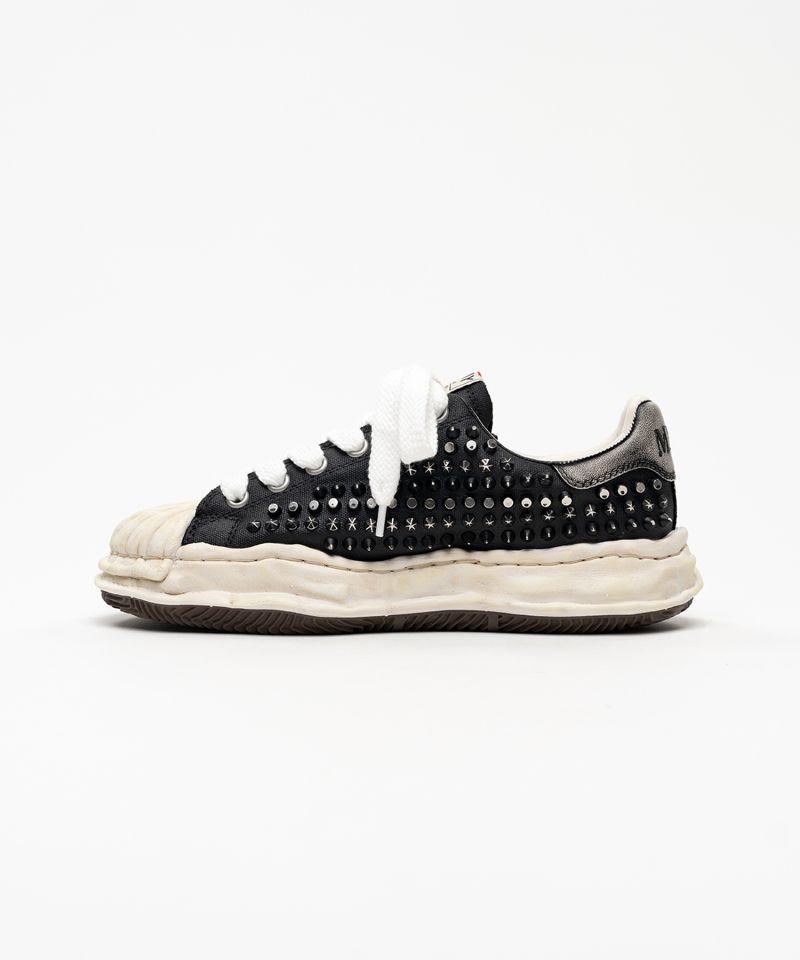 【EXCLUSIVE EDITION】"BLAKEY" OG Sole Studded Canvas Low-top Sneakers