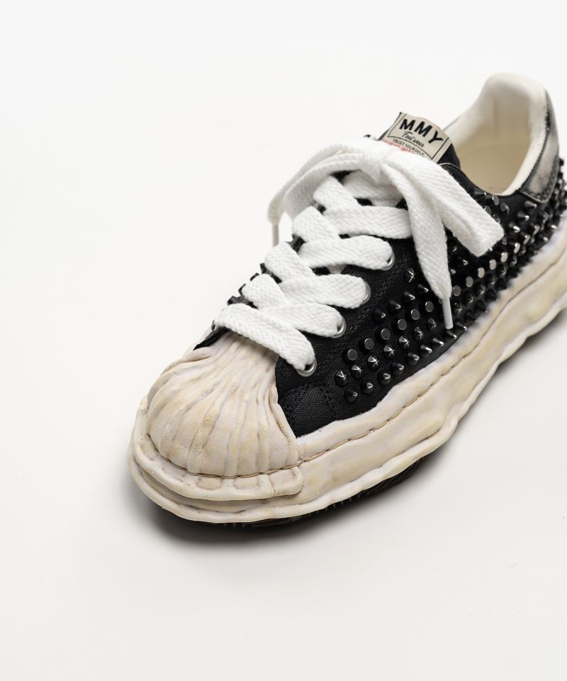 【EXCLUSIVE EDITION】"BLAKEY" OG Sole Studded Canvas Low-top Sneakers