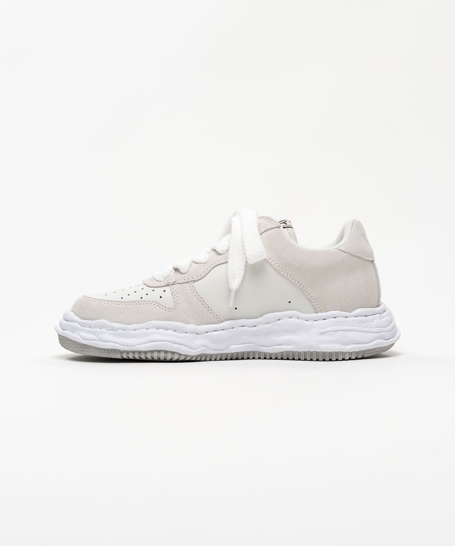 "WAYNE" OG Sole Suede Low-top Sneakers