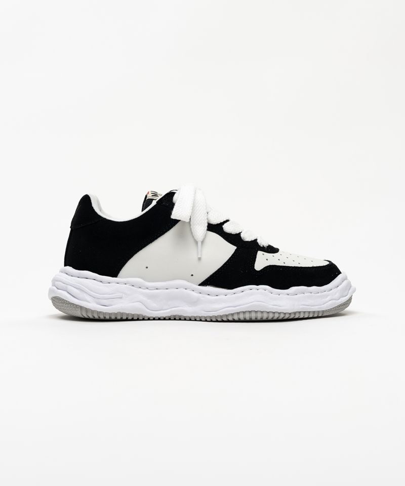 "WAYNE" OG Sole Suede Low-top Sneakers