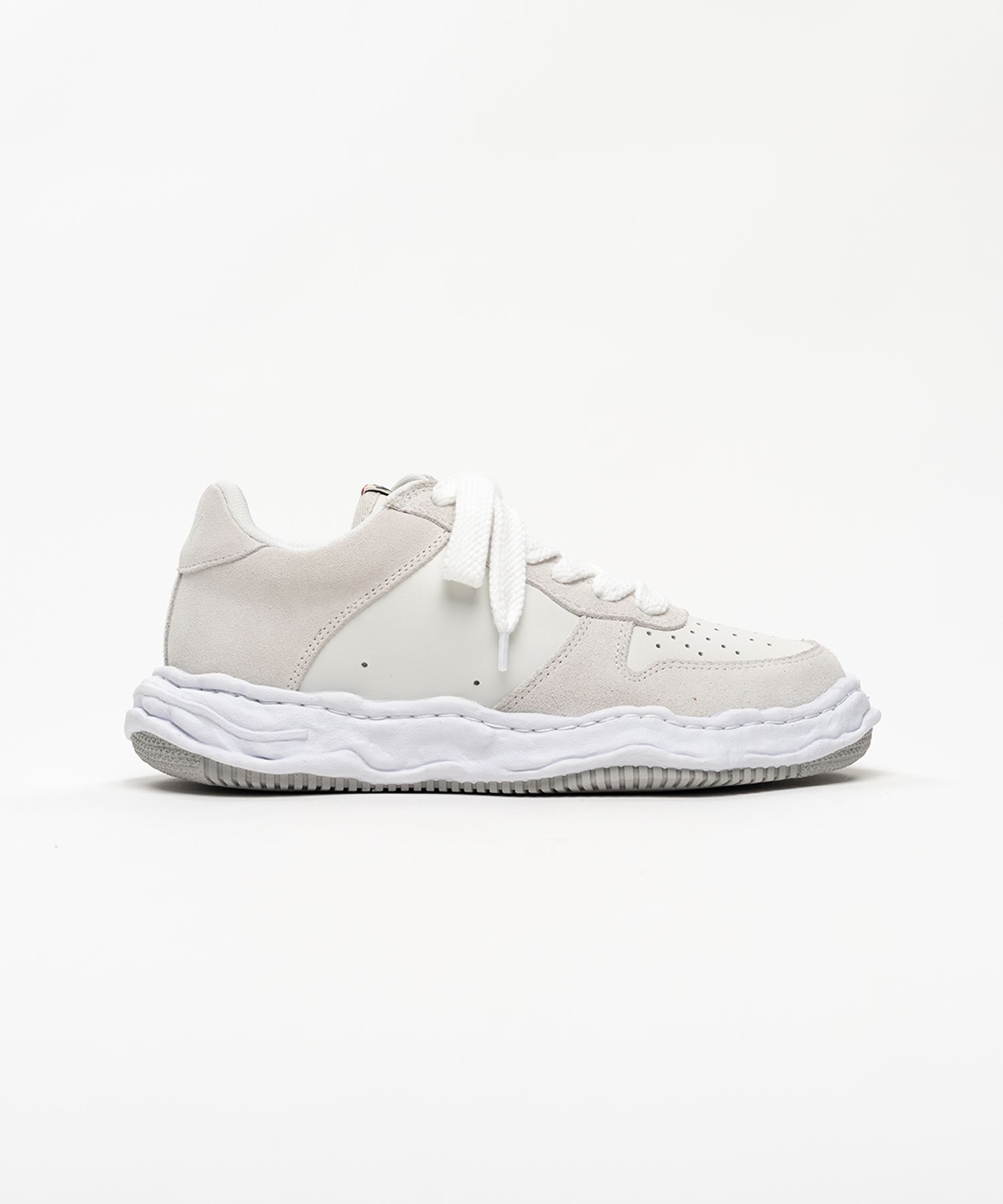 "WAYNE" OG Sole Suede Low-top Sneakers