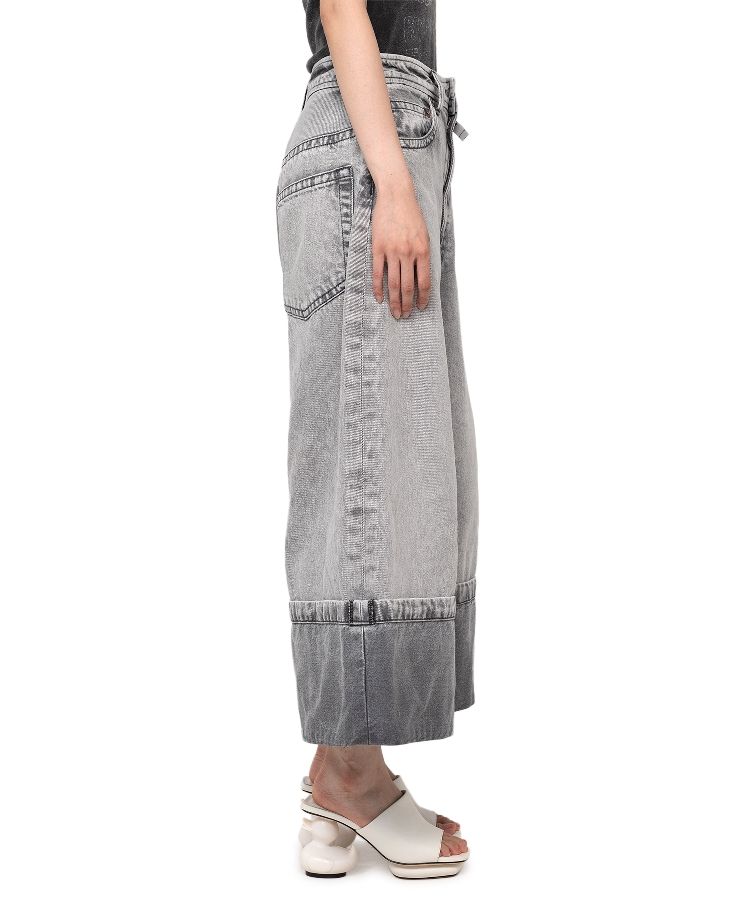 Rolled-up Denim Pants