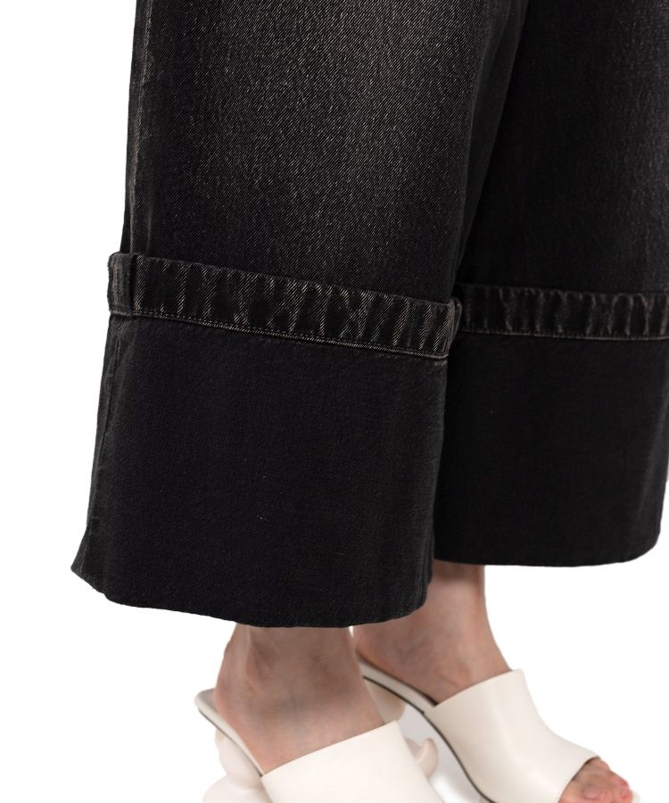 Rolled-up Denim Pants