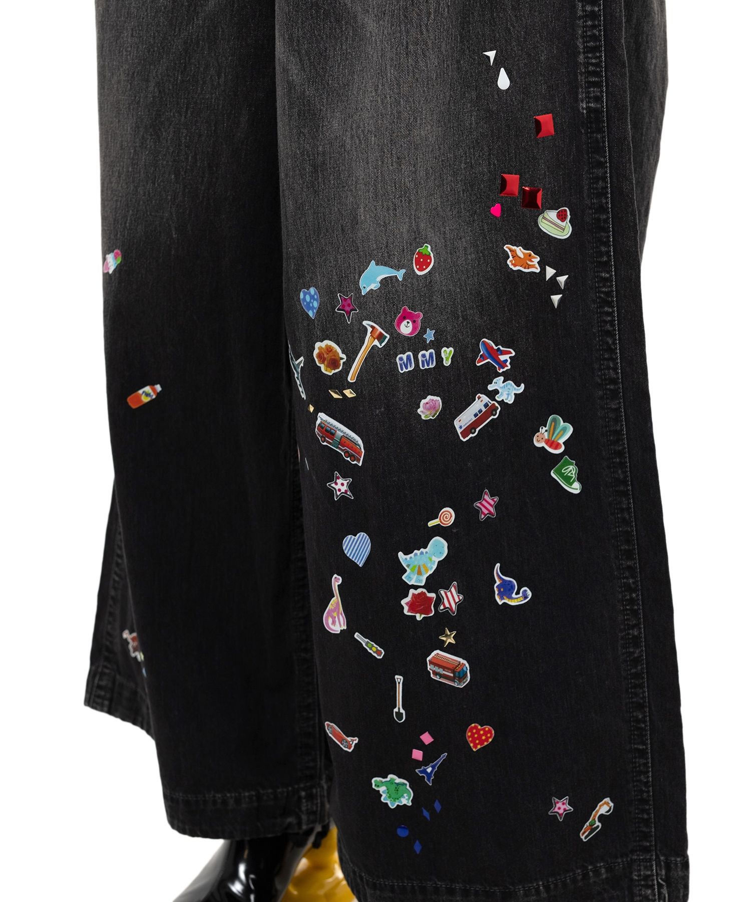 メゾンミハラヤスヒロ HUGE DETAIL STICKER JEANS Maison MIHARA YASUHIRO ONLINE STORE（ミハラヤスヒロ
