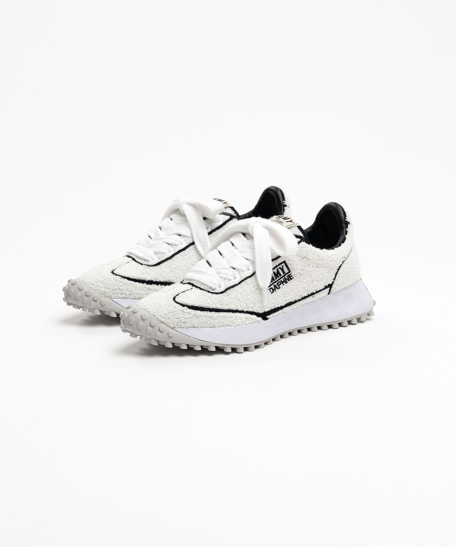 "DAPHNE" OG Sole Chenille Embroidey Canvas Low-top Sneaker