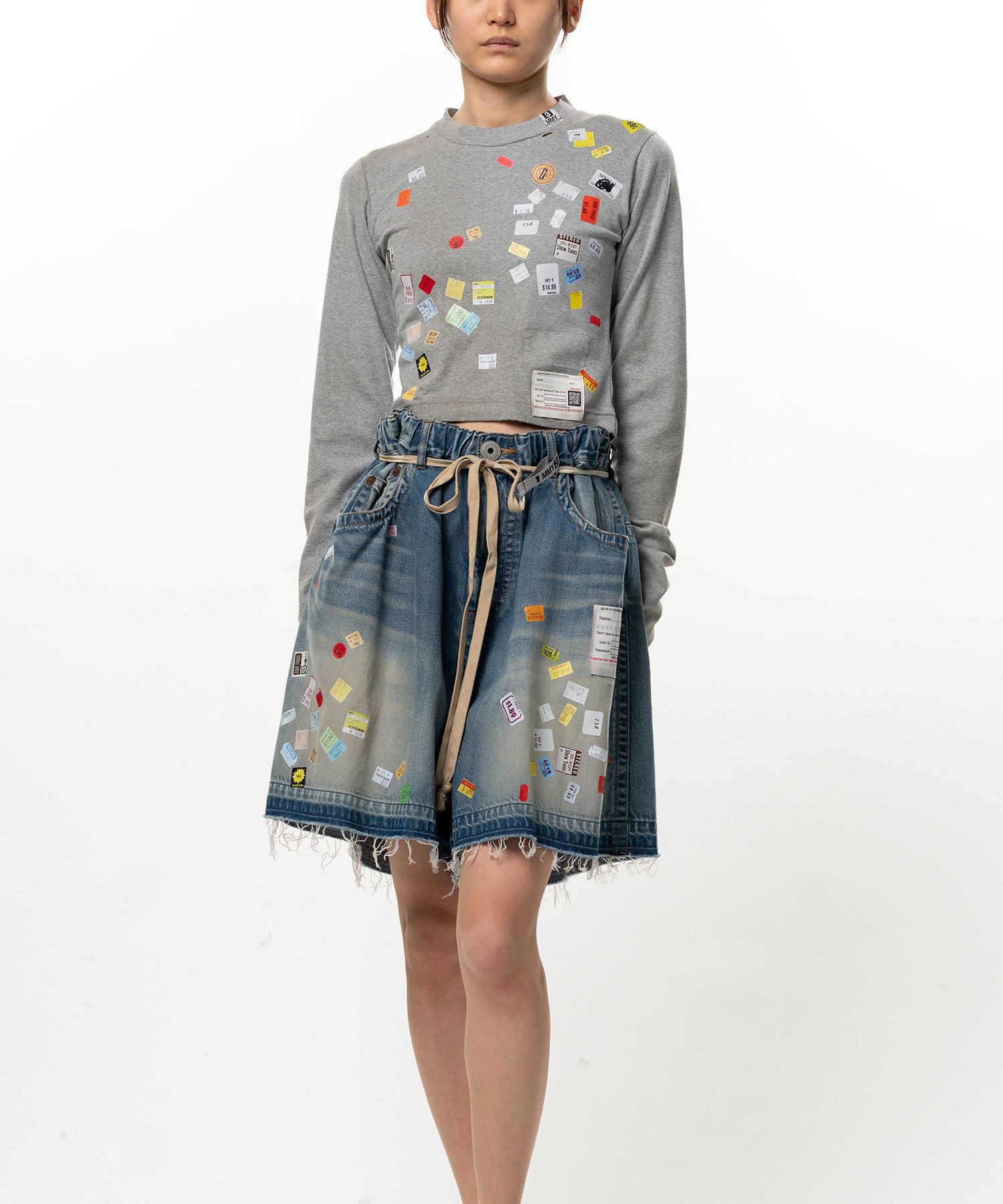 Price Tag Sticker Printed Cropped Long Sleeve T-shirt