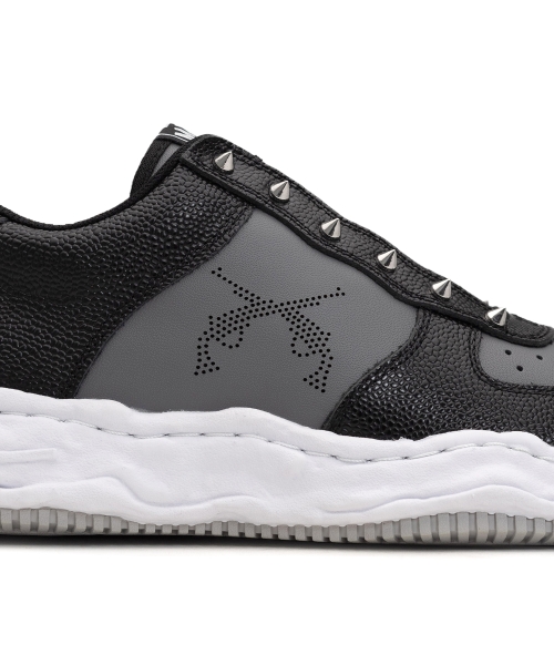 roarguns X MMY "WAYNE" OG Sole Studs Leather Low-top Sneaker