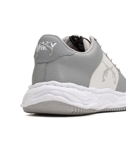 roarguns X MMY "WAYNE" OG Sole Studs Leather Low-top Sneaker