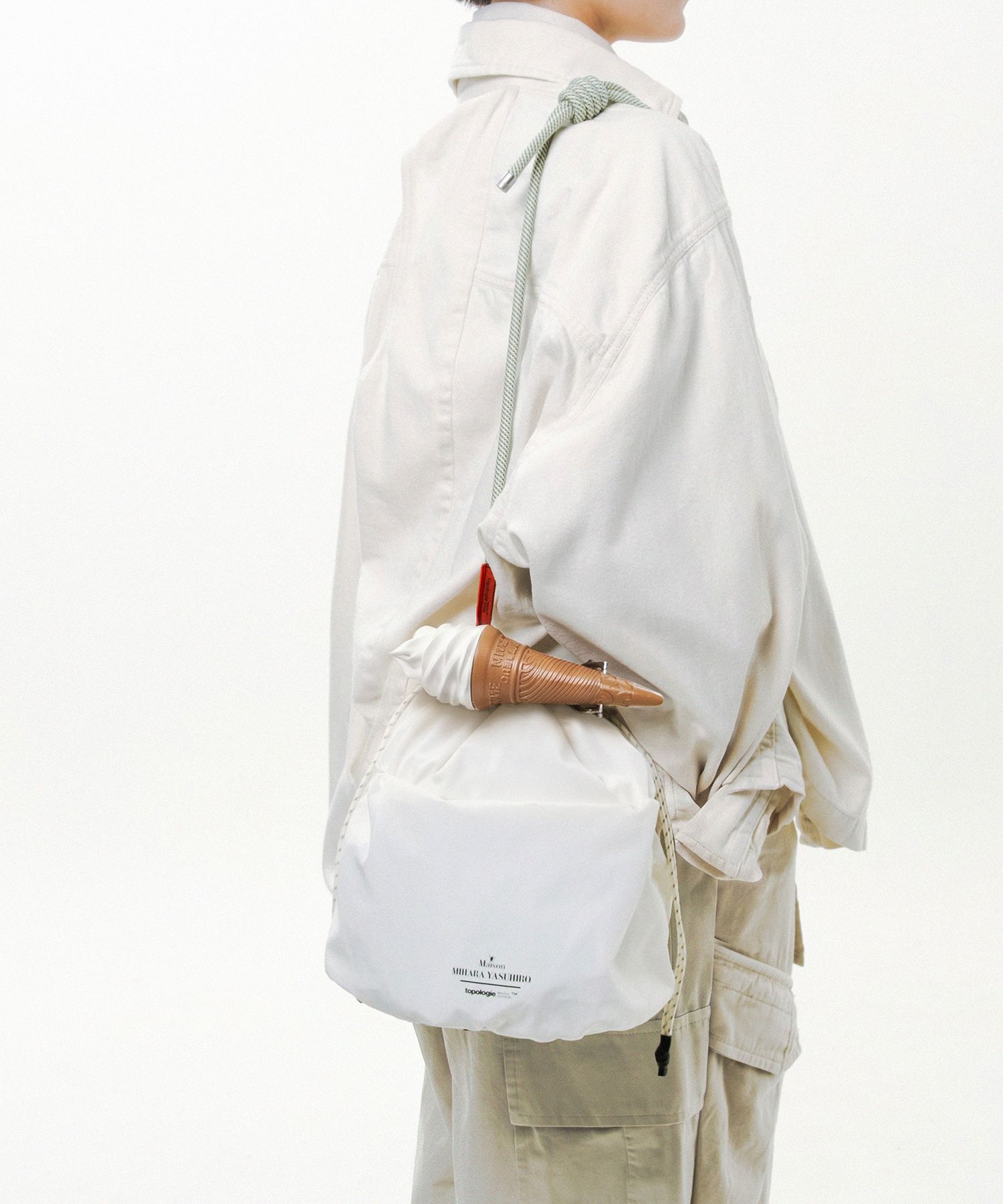 "Topologie x MMY" Bucket Marshmallow Extra Puff Matt Coated