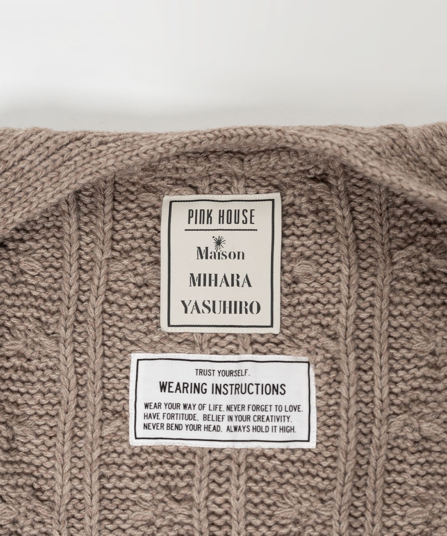 "PINK HOUSE x MMY" Bear Motif Knit Cardigan